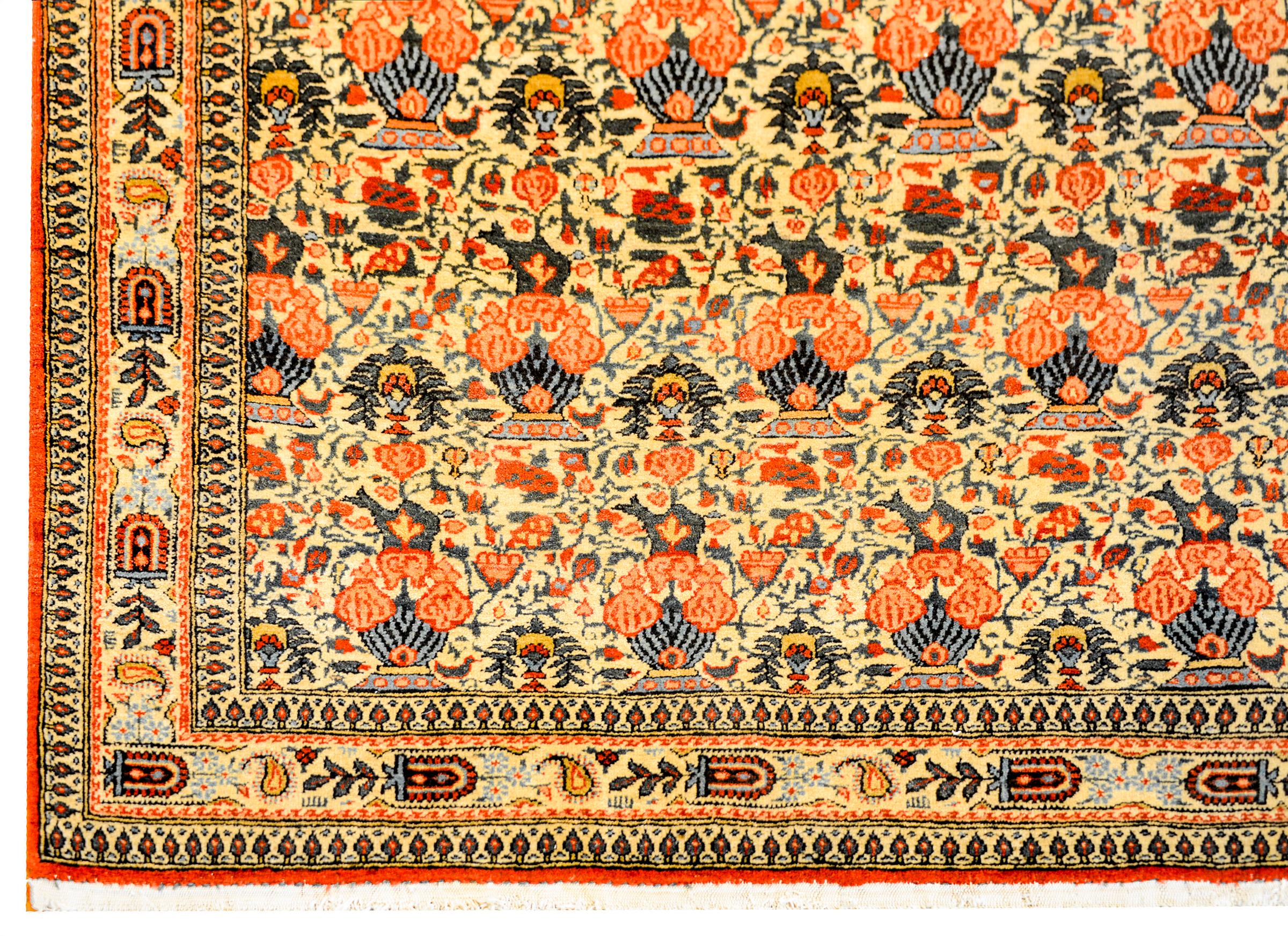 Amazing Early 20th Century Tehran Rug In Good Condition For Sale In Chicago, IL