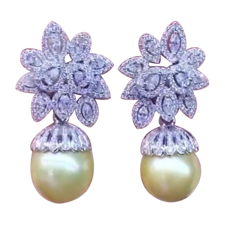 Boucles d'oreilles en or 18 carats, perles dorées des mers du Sud certifiées GIT, 14 mm de diamants 3,35 carats  en vente