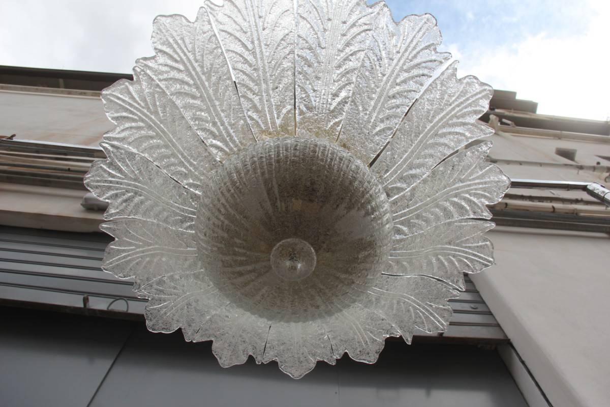 Amazing fantastic chandelier Murano Art glass 1970s flower, lit this splendid chandelier is very chic and elegant.