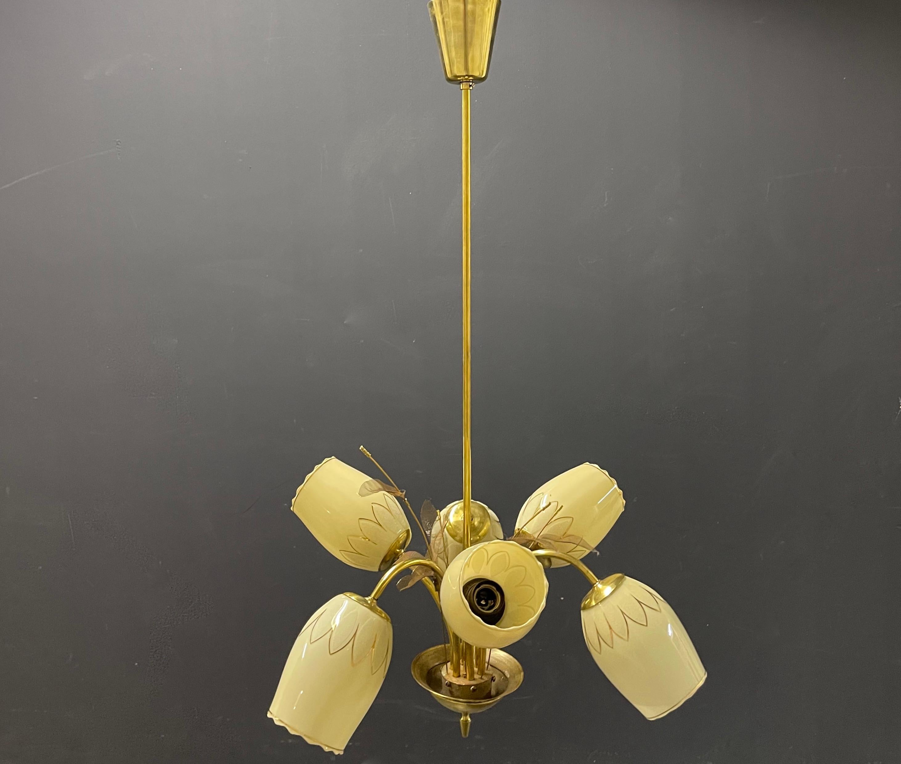 Lampadario con finitura sorprendente Att. a Paavo Tynell in vendita 10