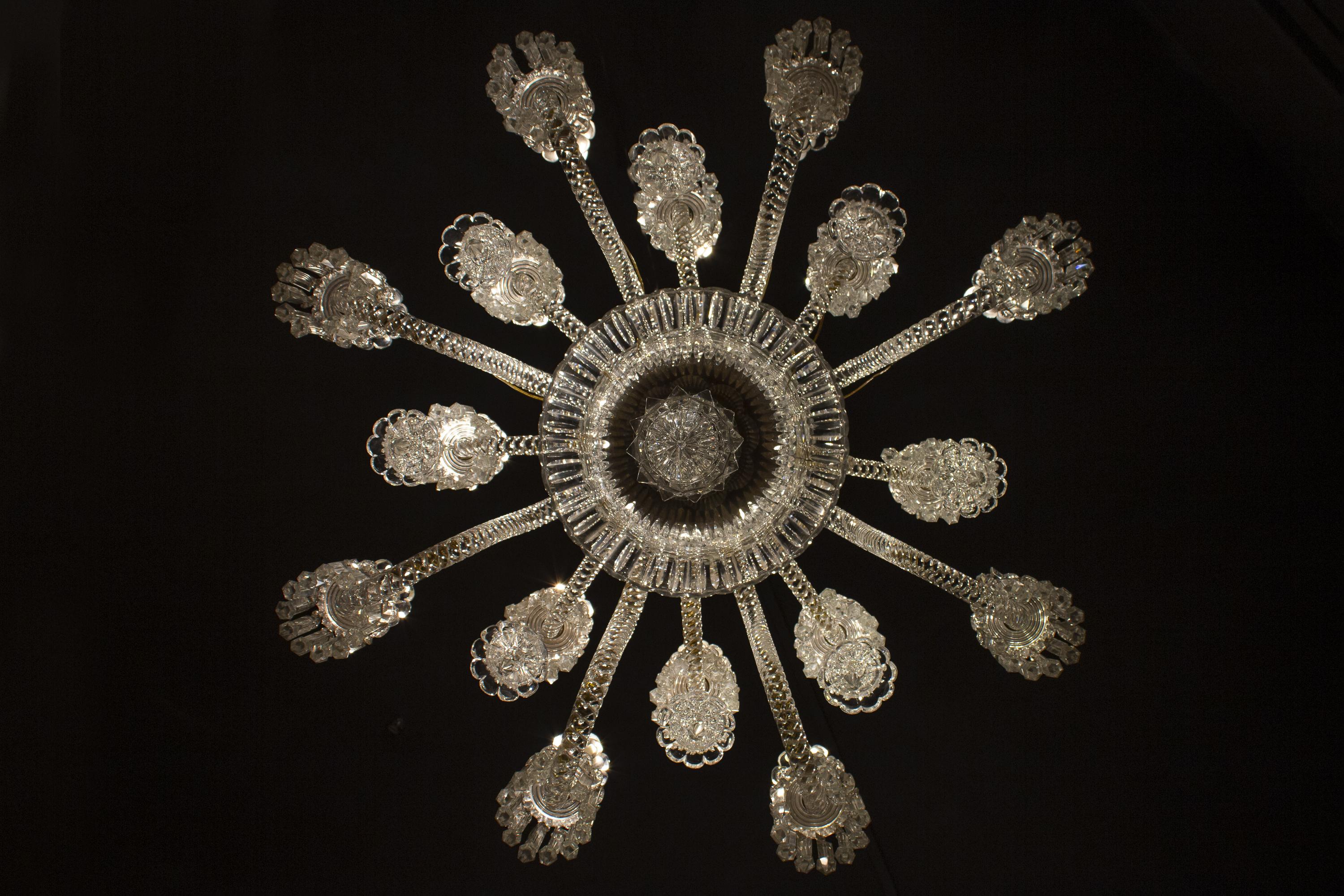 Amazing French Crystal Chandelier, 1940 For Sale 6