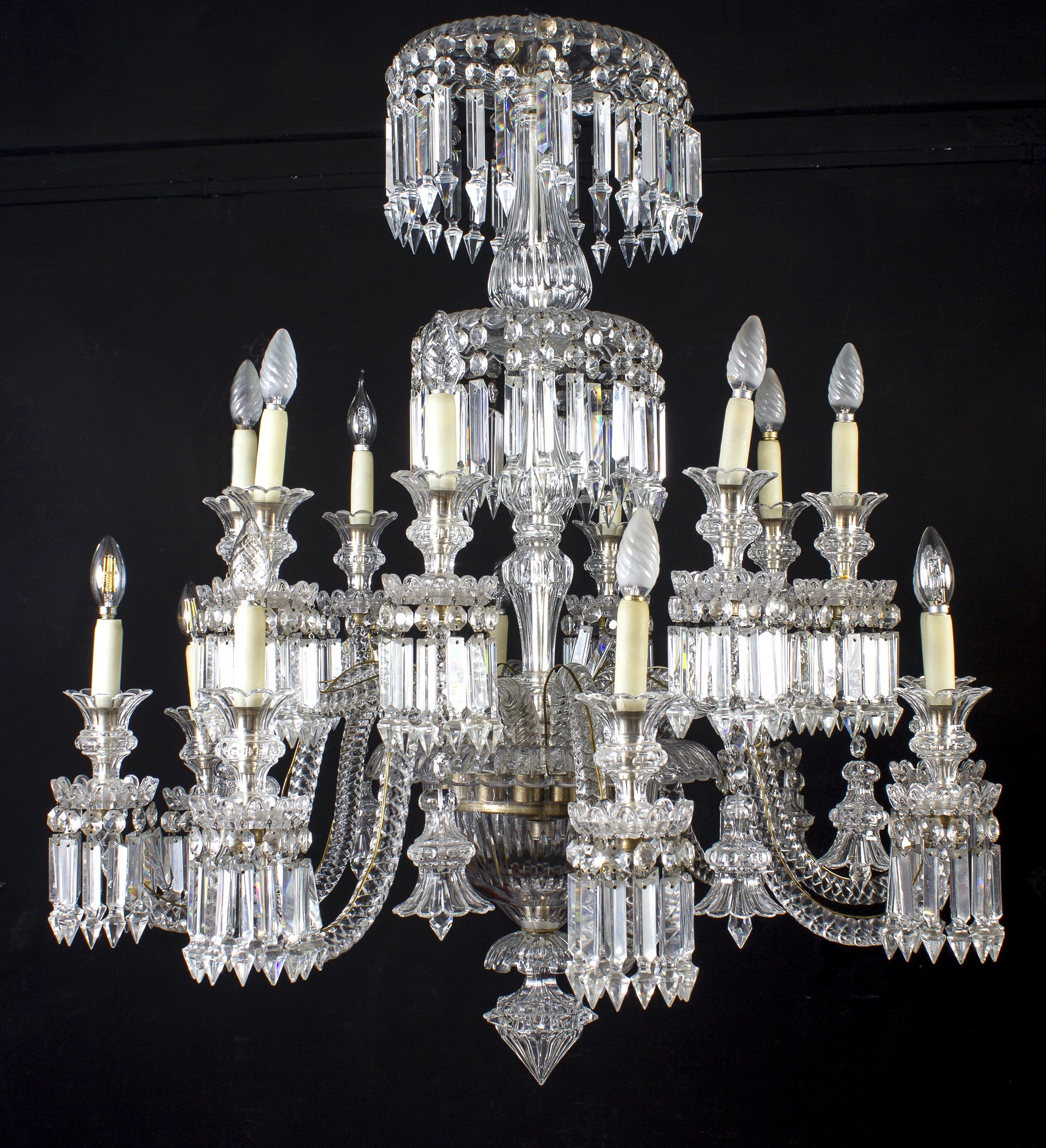 Francese Incredibile lampadario di cristallo francese 1940 in vendita