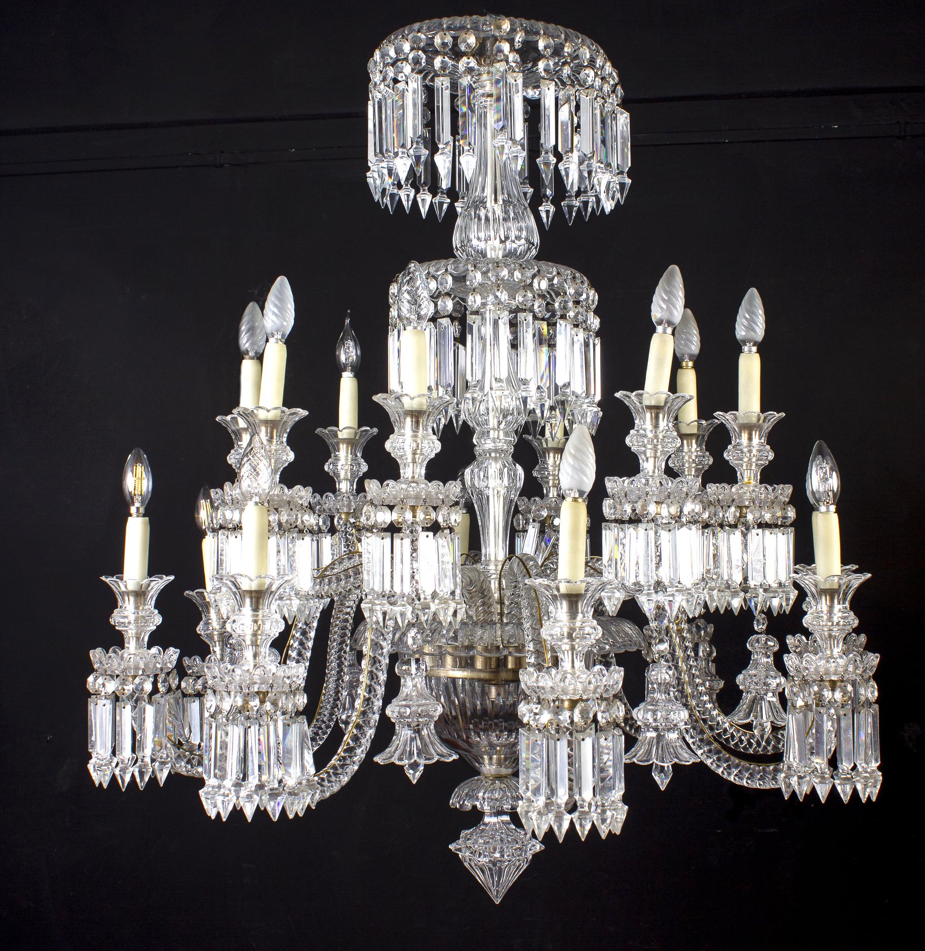 Incredibile lampadario di cristallo francese 1940 in vendita 1