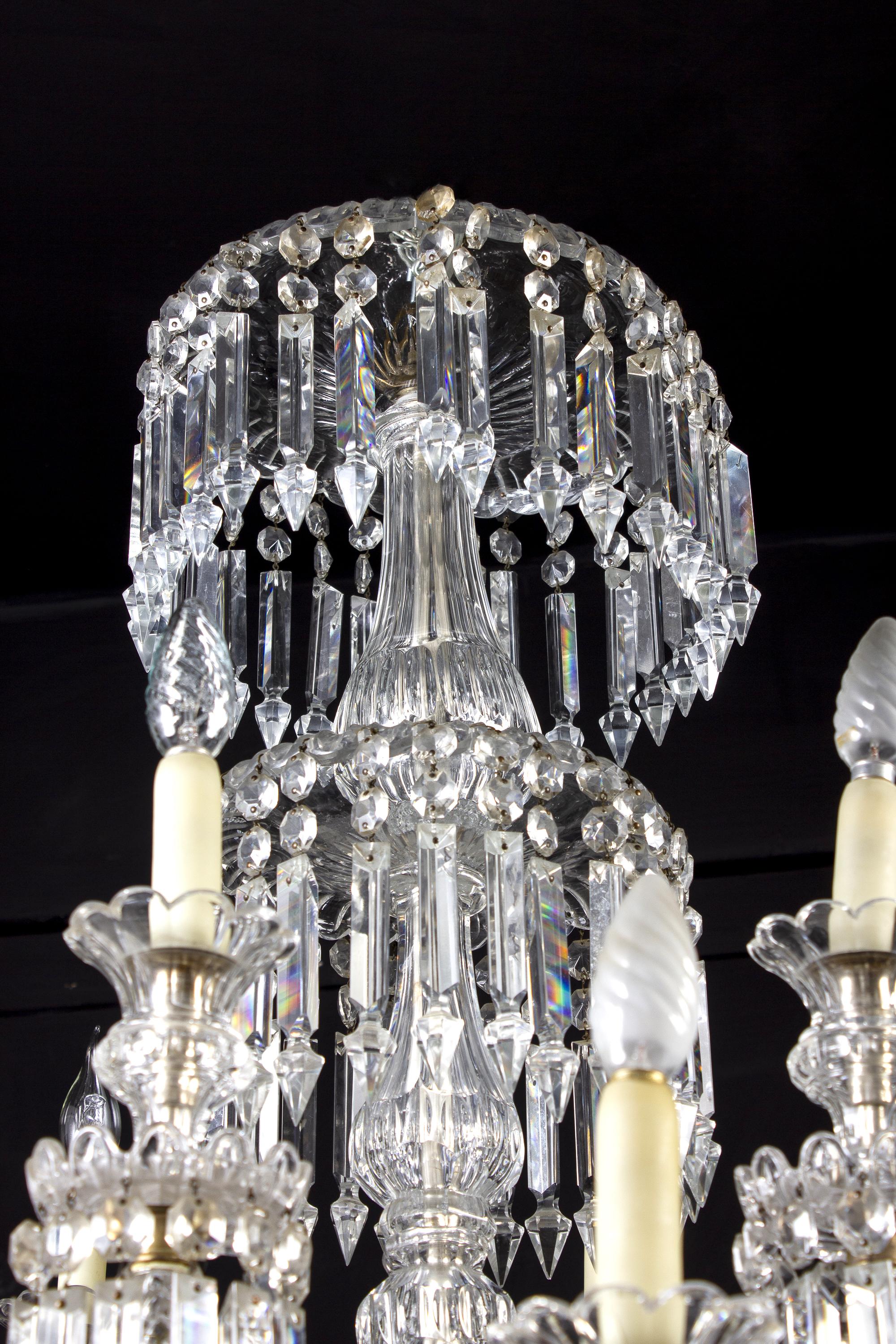 Incredibile lampadario di cristallo francese 1940 in vendita 3