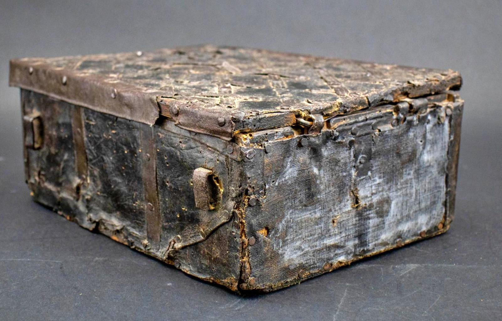 Amazing French Document Casket / Box, 15th Century In Good Condition In Madrid, ES
