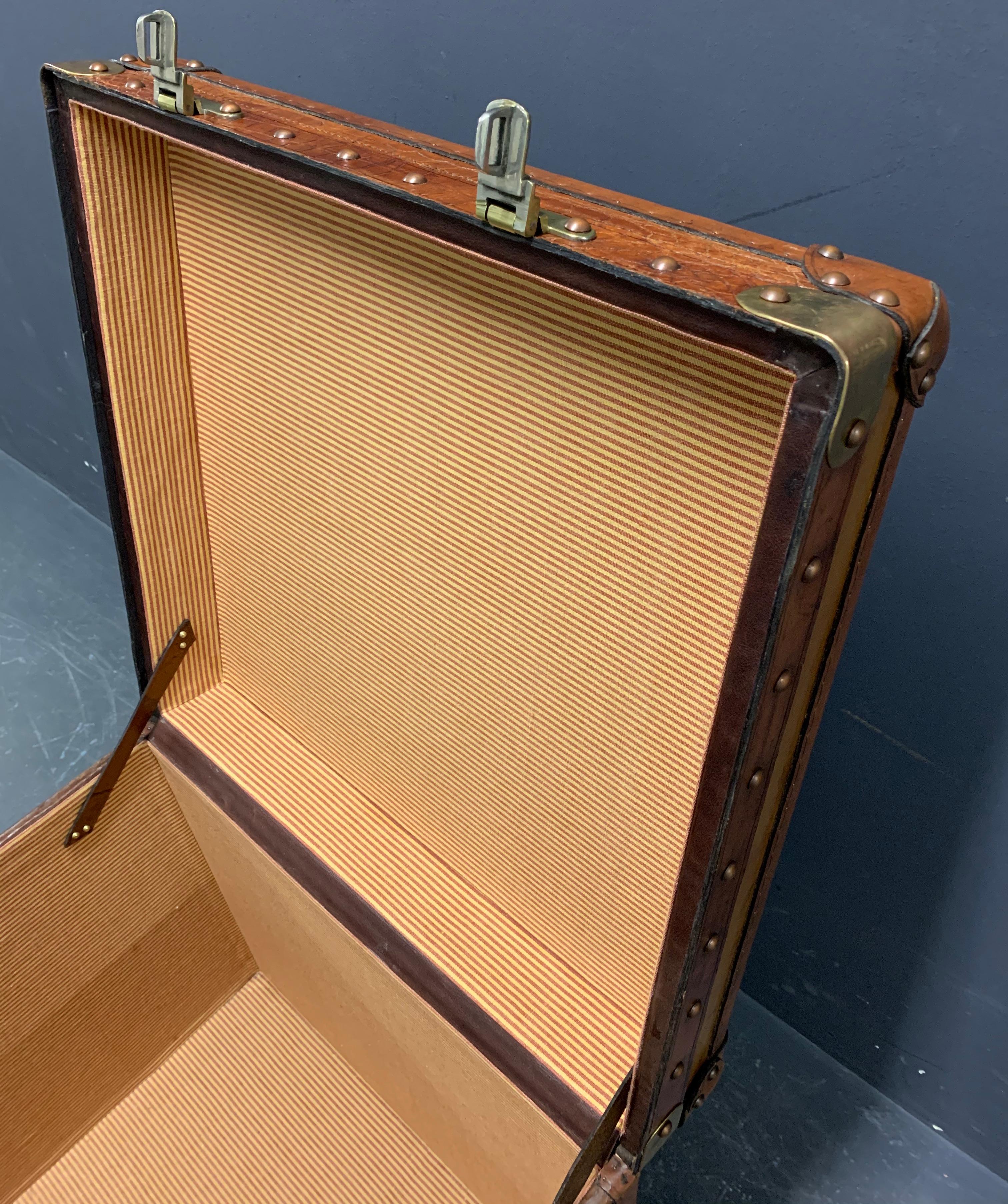 Mid-20th Century Amazing French Hat Trunk or Coffee Table, Fully Restored