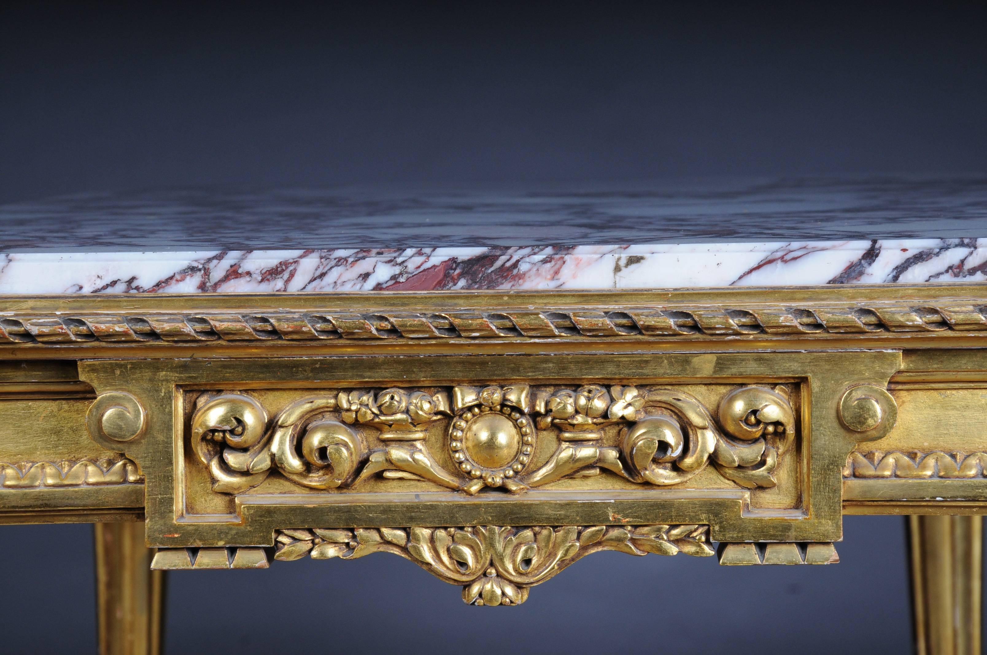 Incroyable table de salon française Louis XVI dorée, vers 1910 Bon état - En vente à Berlin, DE
