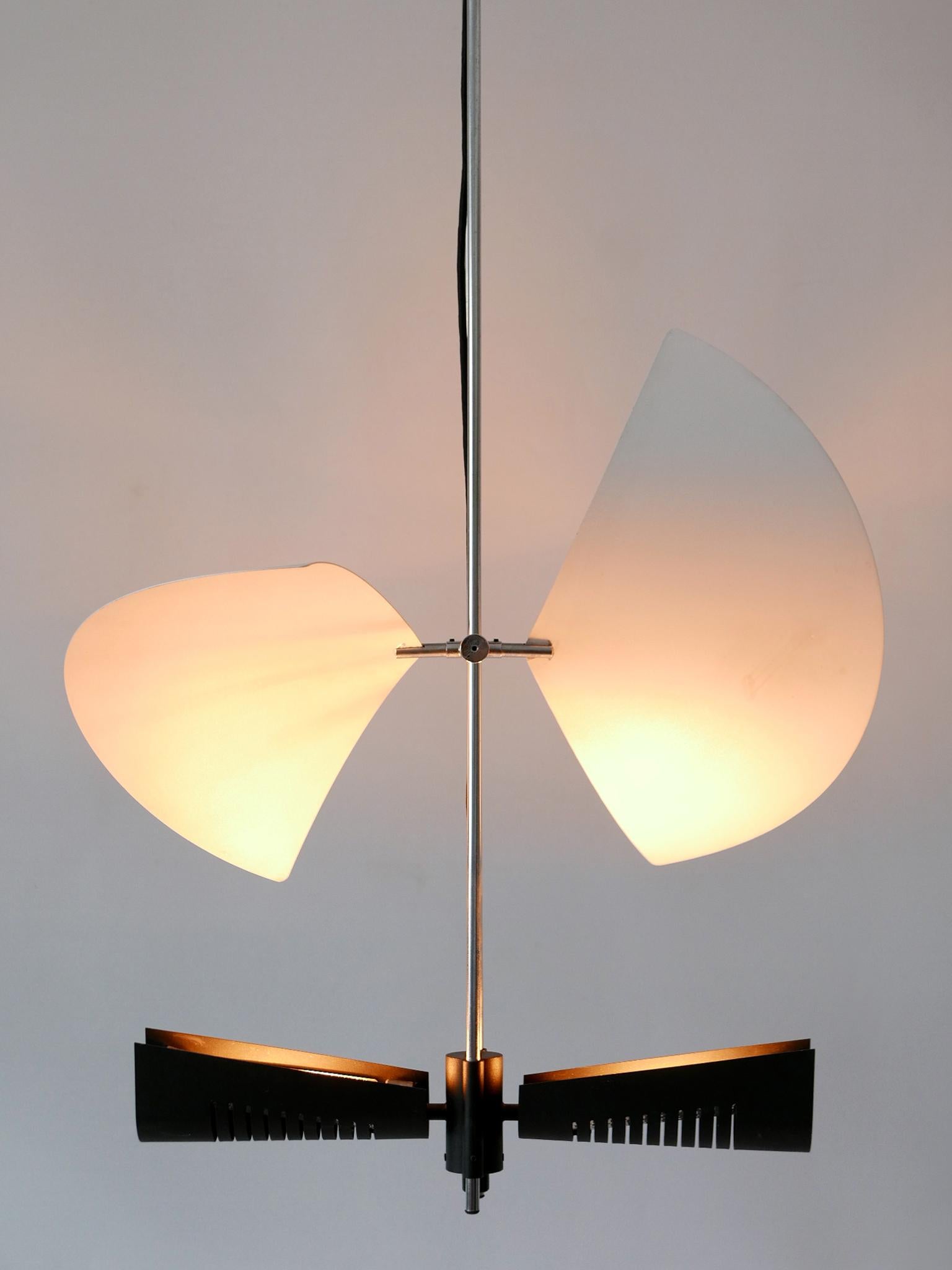 Verniciatura a polvere Incredibile lampadario ad ali di Garay 'Enterprise' o lampada da soffitto A. Garcia anni '80 in vendita