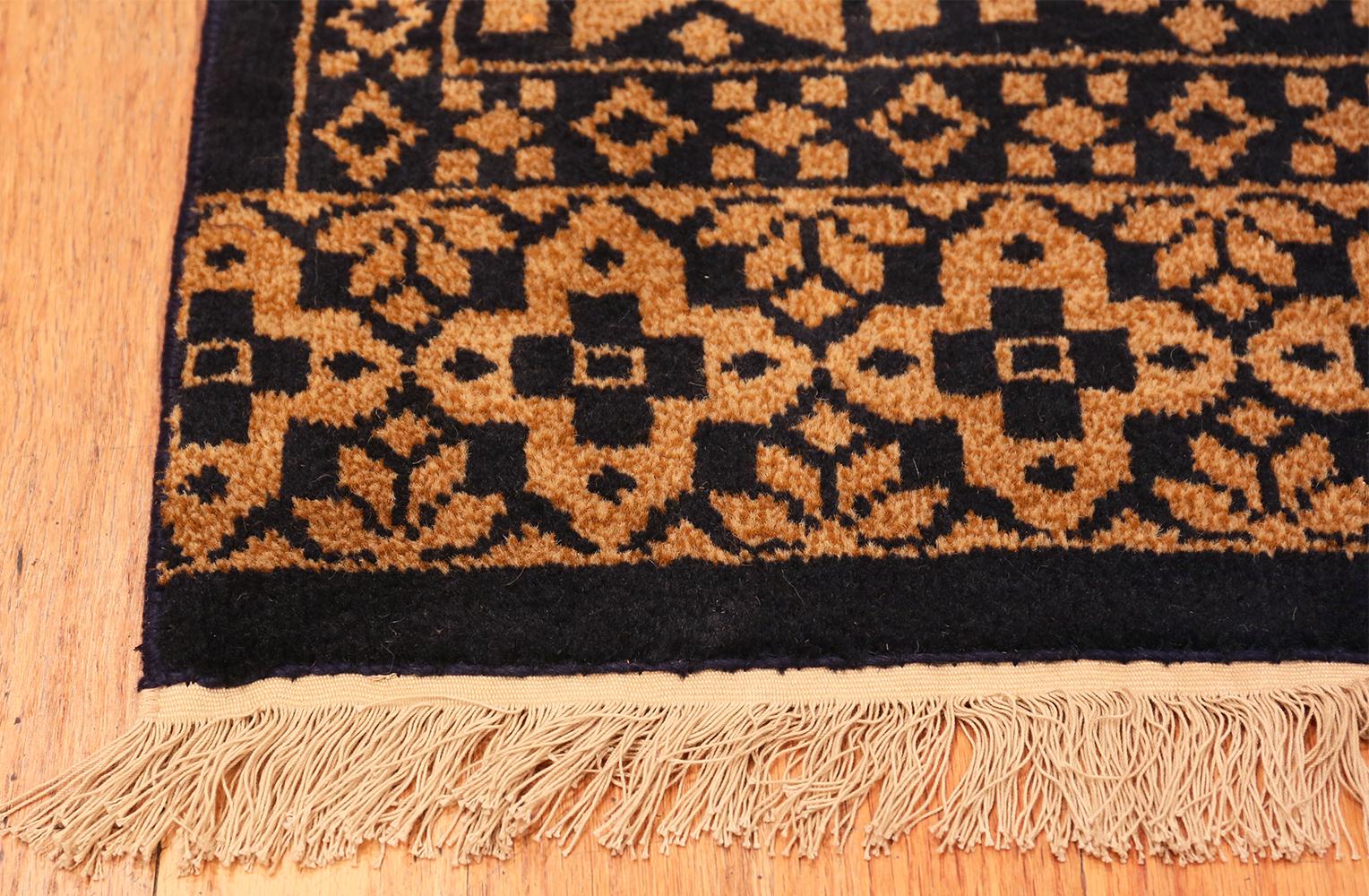 Amazing Geometric Modern Indian Rug. 6 ft x 9 ft For Sale 1
