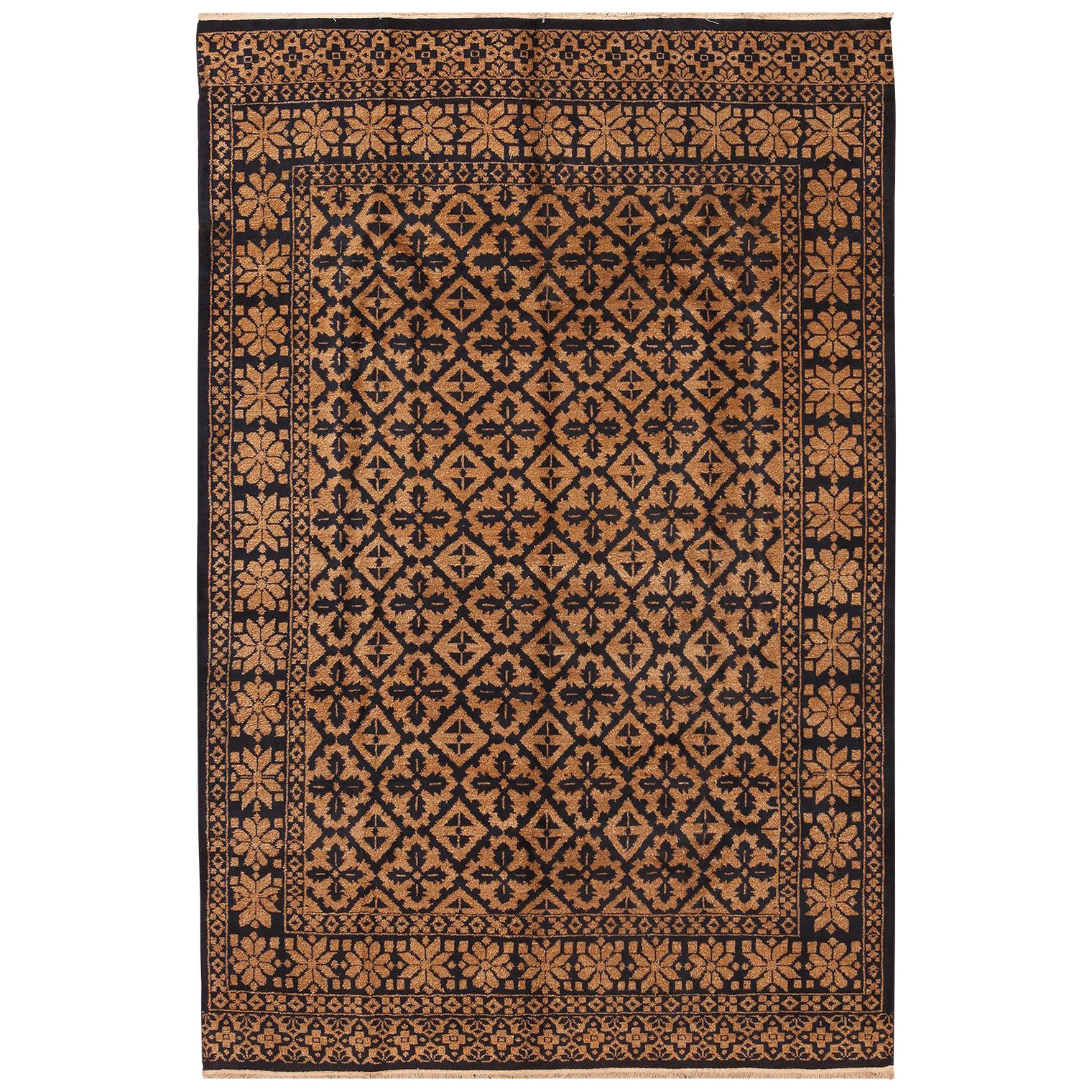 Magnifique tapis indien moderne et géométrique. 6 pieds x 9 pieds en vente