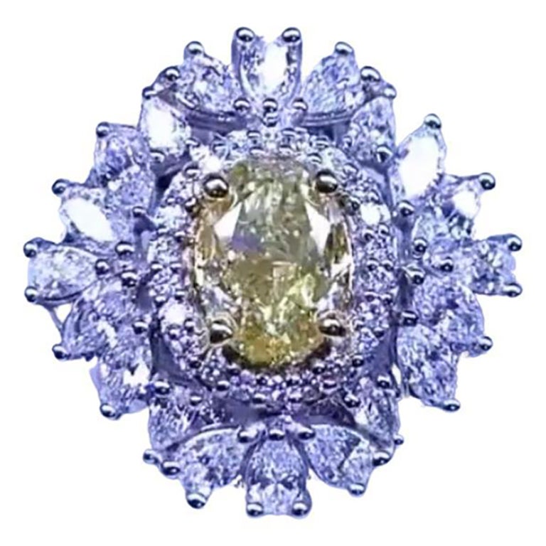 Sorprendente Anillo Certificado Gia Fancy 2.04 Quilates y Diamantes