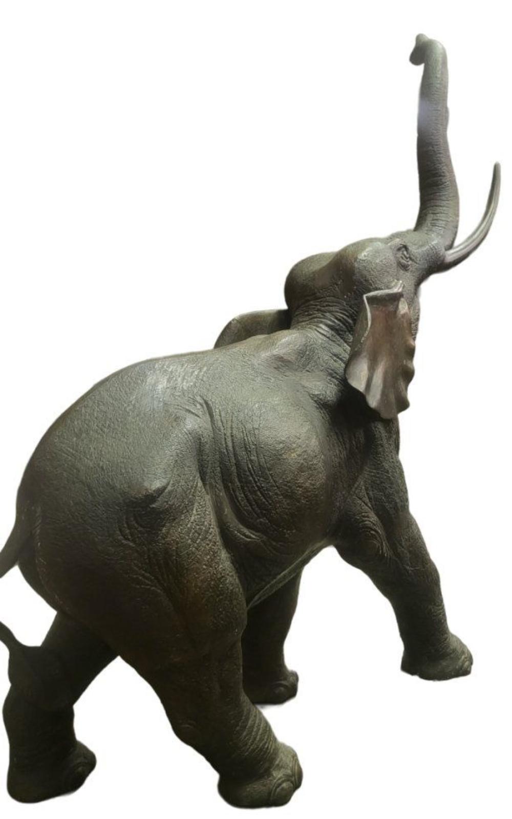 Erstaunliche riesige westliche Bronzeskulptur eines Elefanten im Zustand „Gut“ im Angebot in Newmanstown, PA