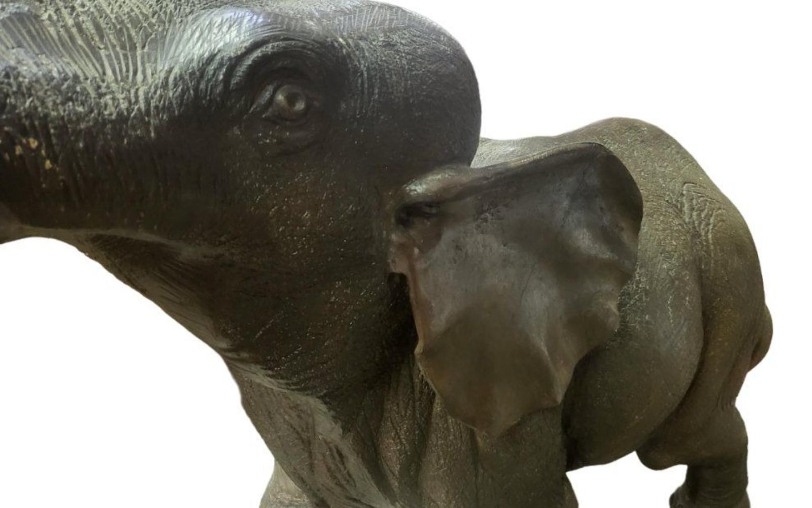 Erstaunliche riesige westliche Bronzeskulptur eines Elefanten im Angebot 1