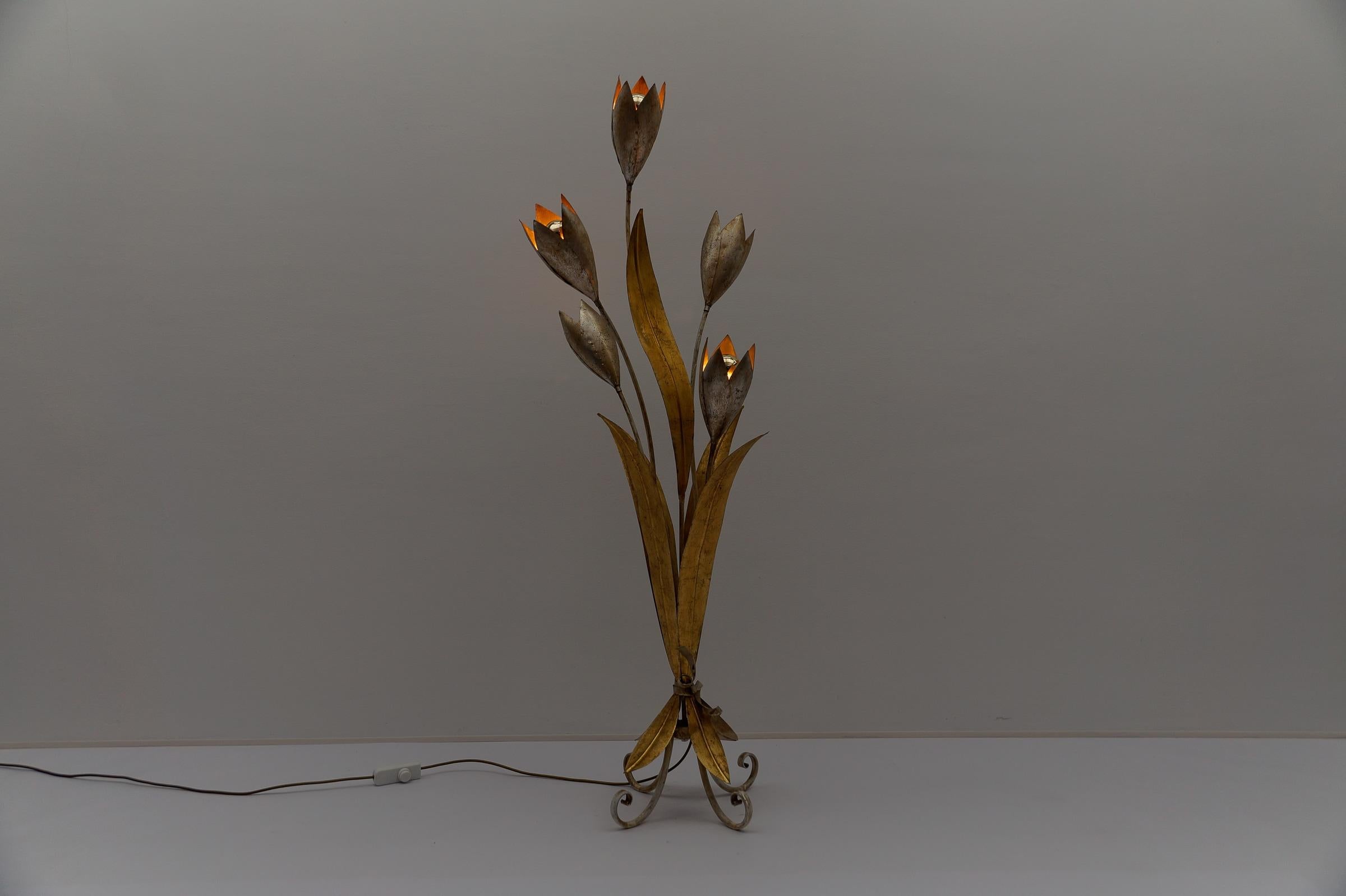 Incredibile lampada da terra floreale dorata di Hans Kögl, Germania, anni '60 in vendita 4