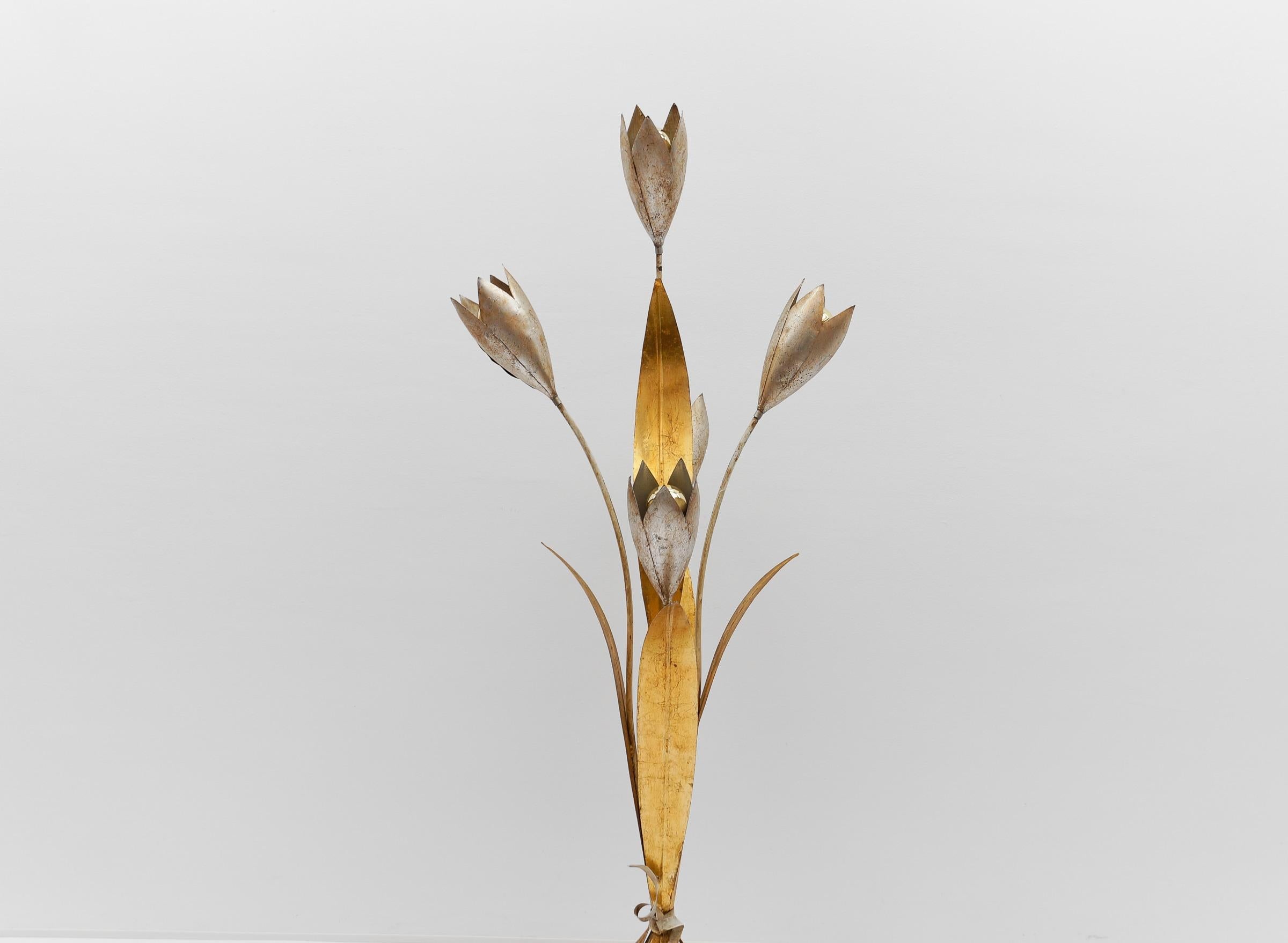 Dorato Incredibile lampada da terra floreale dorata di Hans Kögl, Germania, anni '60 in vendita