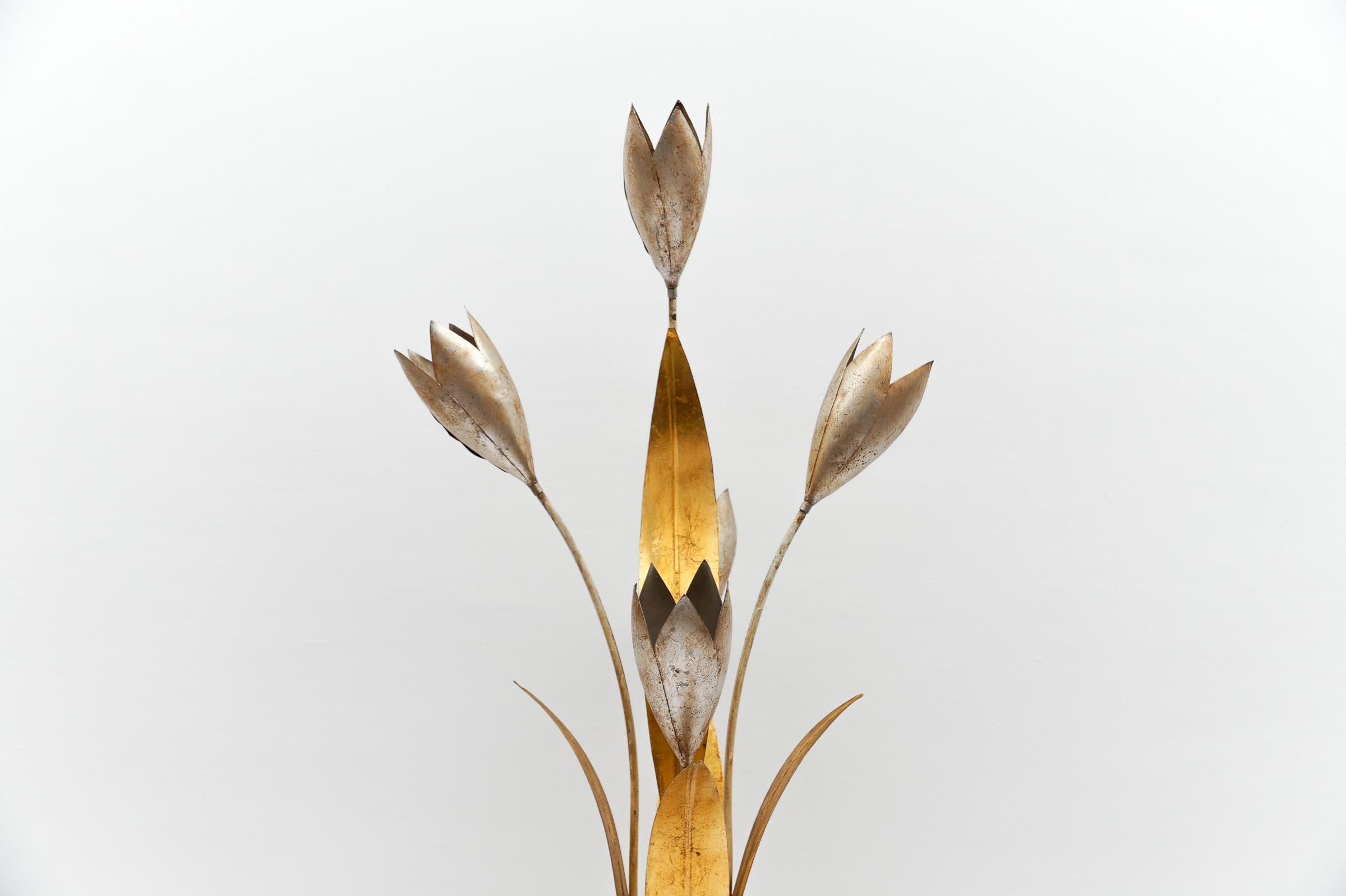 Metà XX secolo Incredibile lampada da terra floreale dorata di Hans Kögl, Germania, anni '60 in vendita