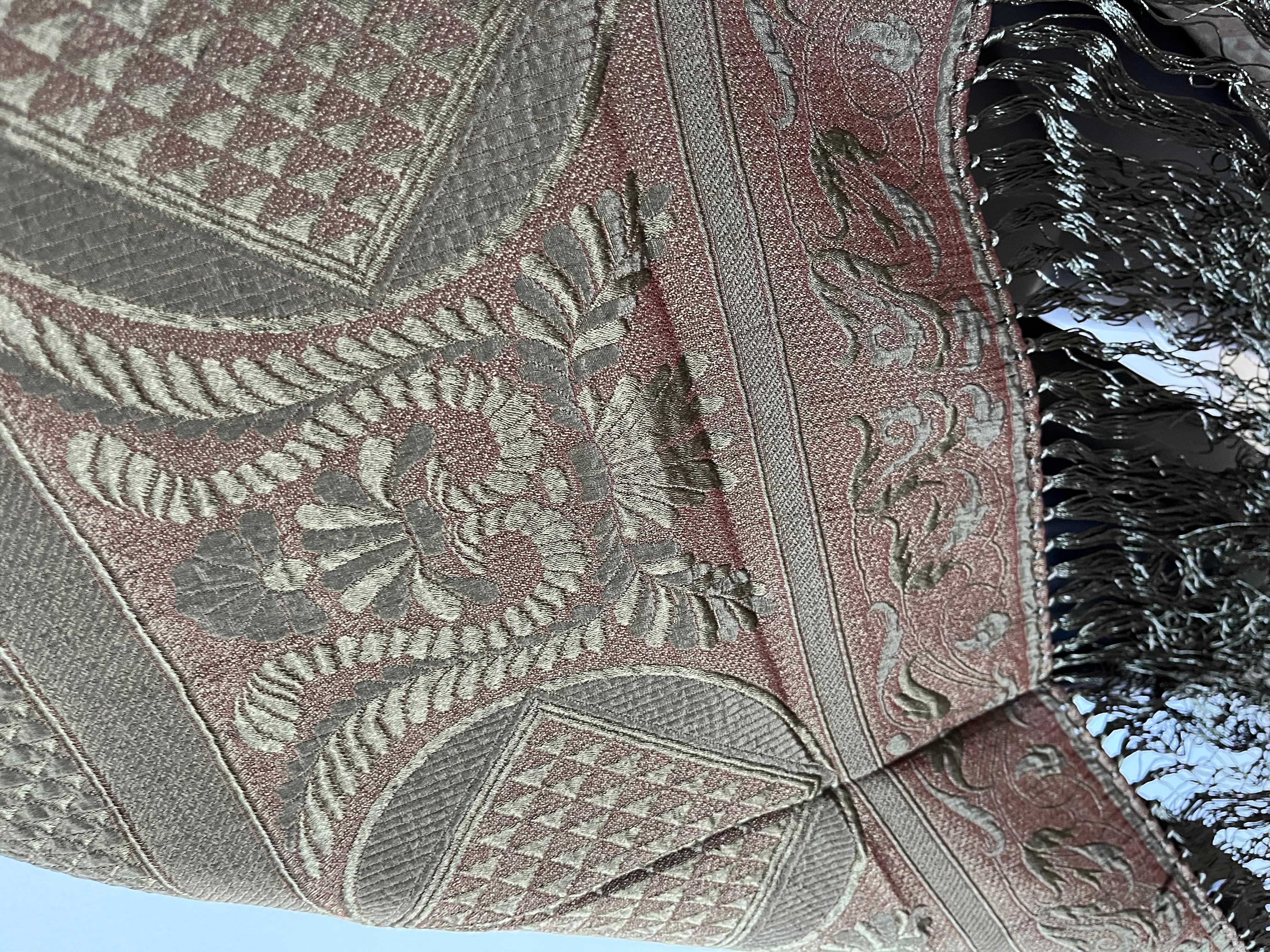 Incredibile sciarpa con nappe paisley di Giorgio Armani - Genere neutro In condizioni ottime in vendita a COLLINGWOOD, AU