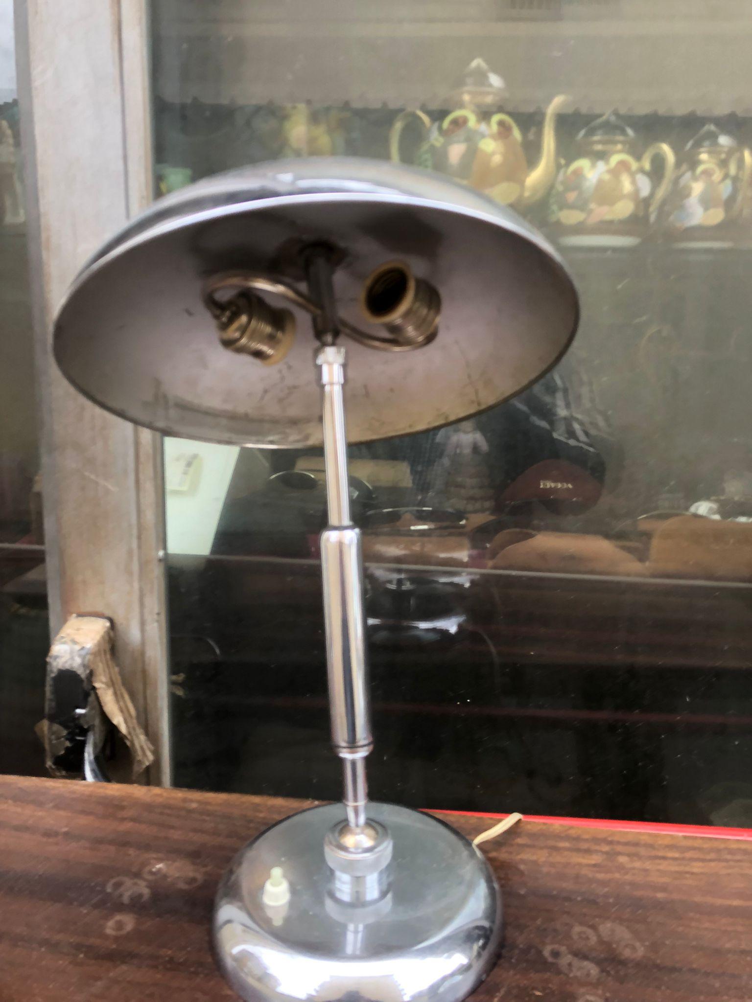 Incroyable lampe de bureau chromée Giovanni Michelucci mi-siècle moderne Bon état - En vente à Catania, IT