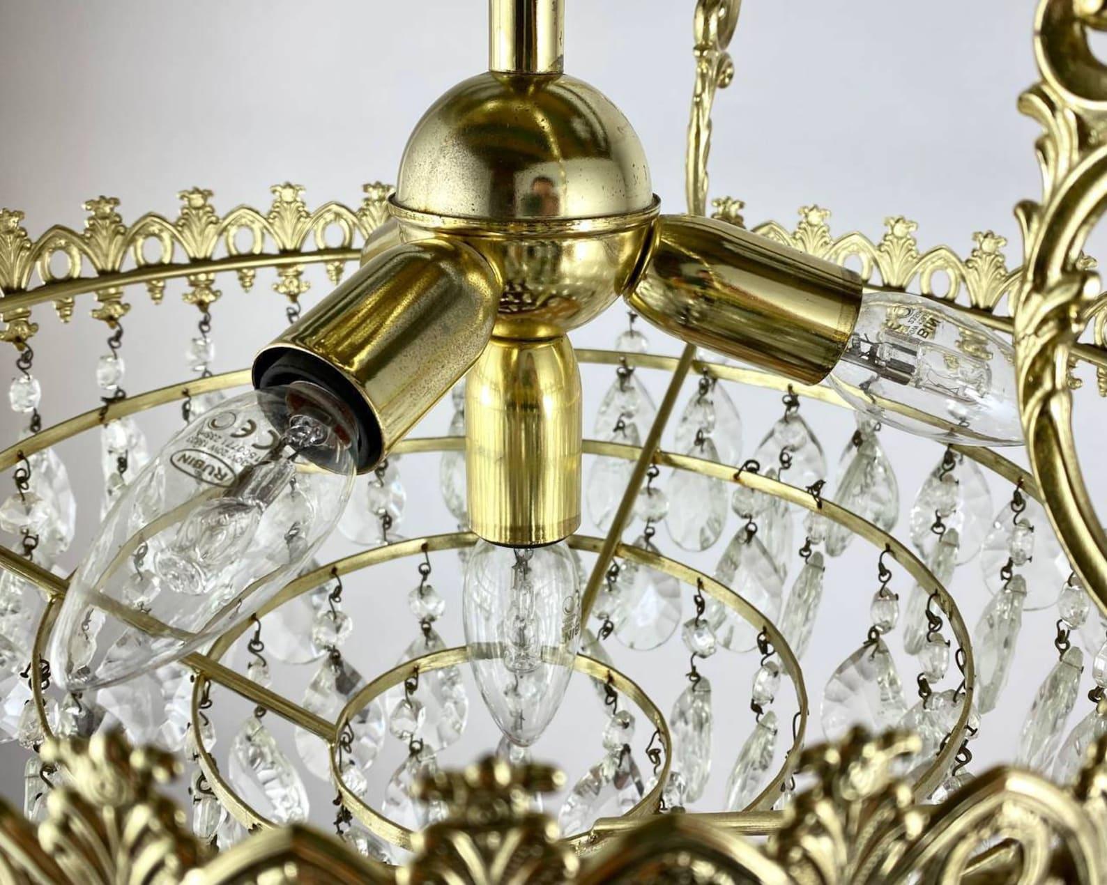 Late 20th Century Amazing Glass and Gilt Brass Chandelier For Sale