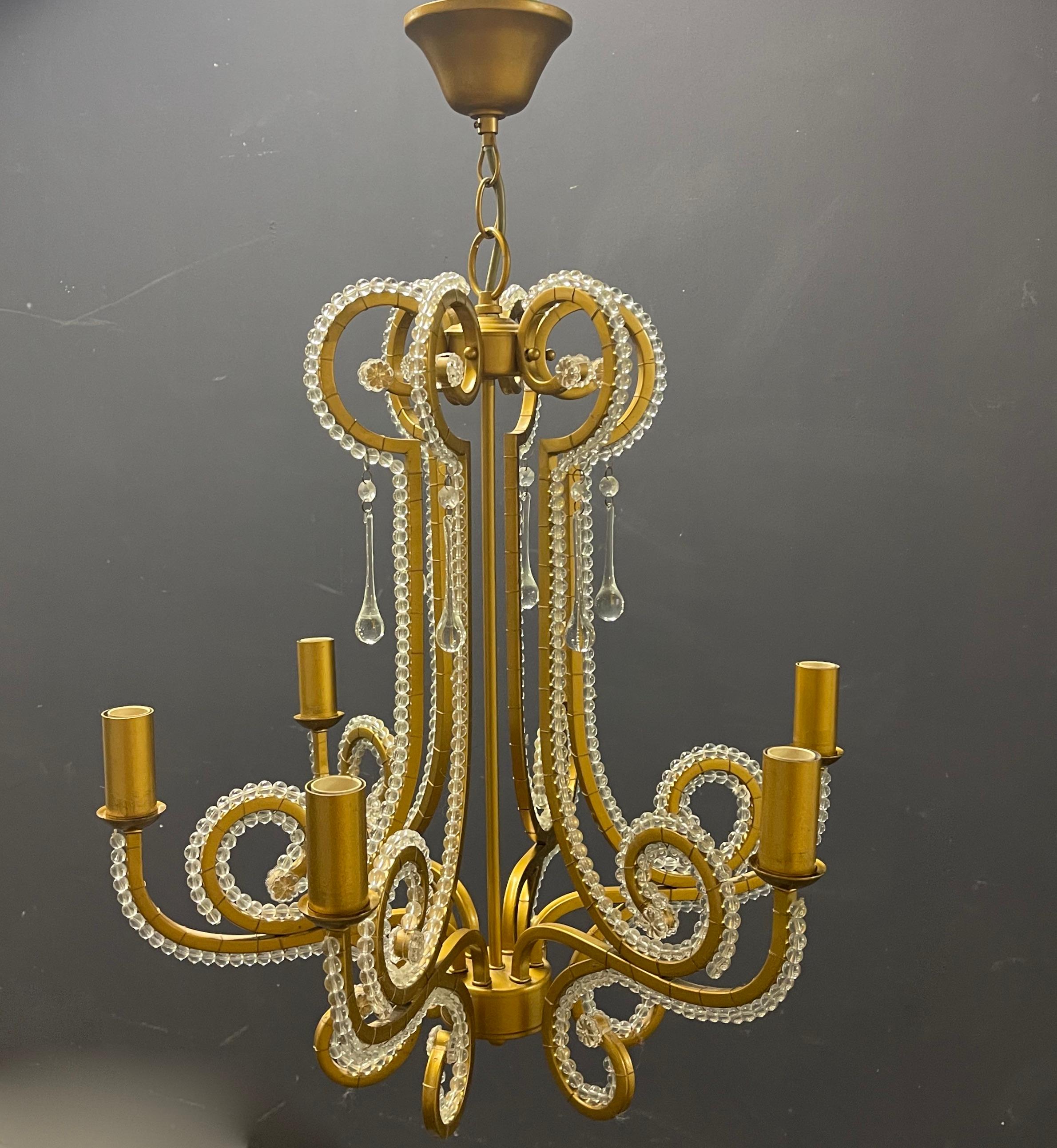 Hollywood Regency sorprendente lampadario in vetro e metallo in vendita