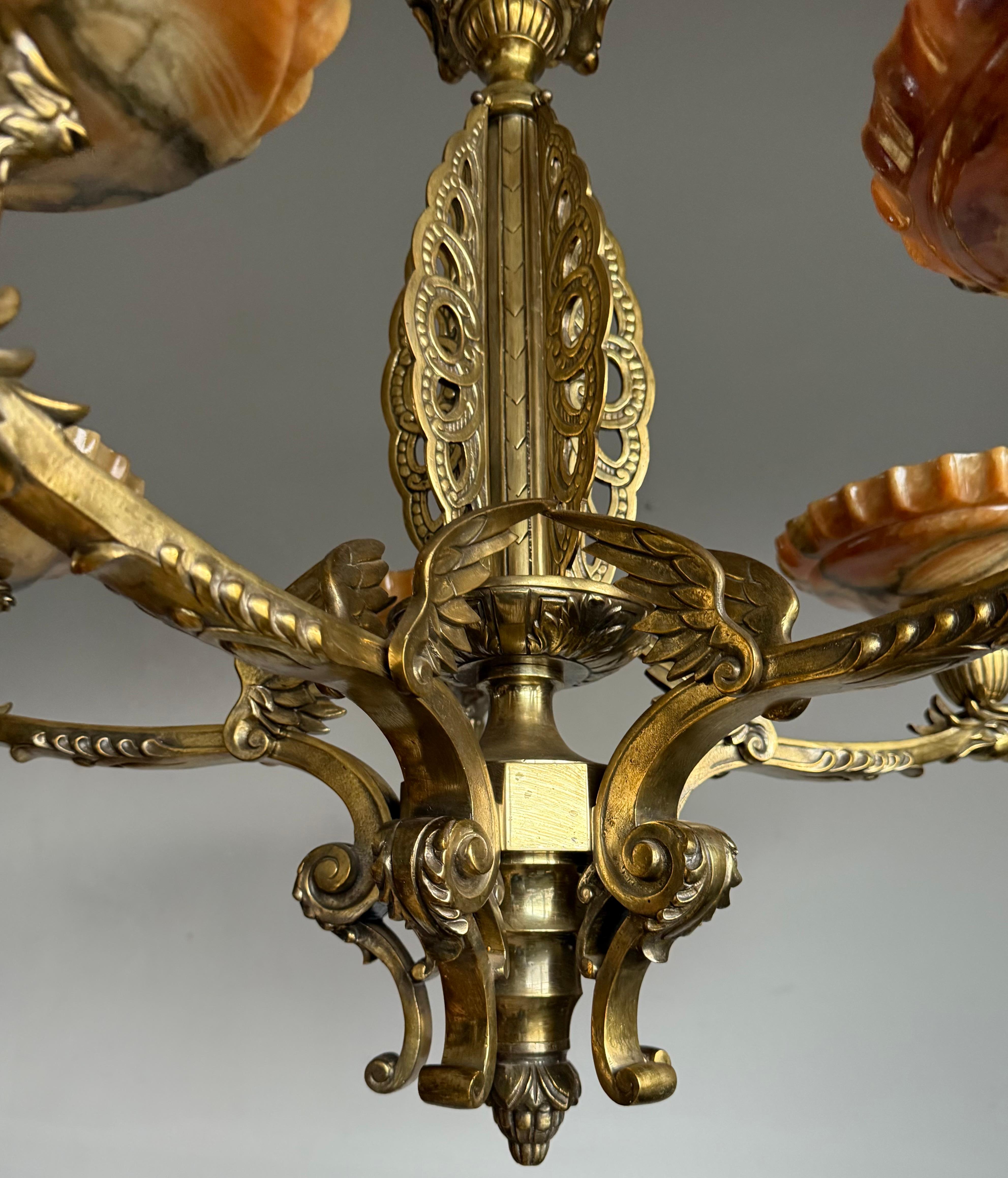 Außergewöhnlicher Bronze-Kronleuchter im gotischen Revival-Stil mit fliegenden Phoenix-Feuervogel-Skulpturen im Angebot 5