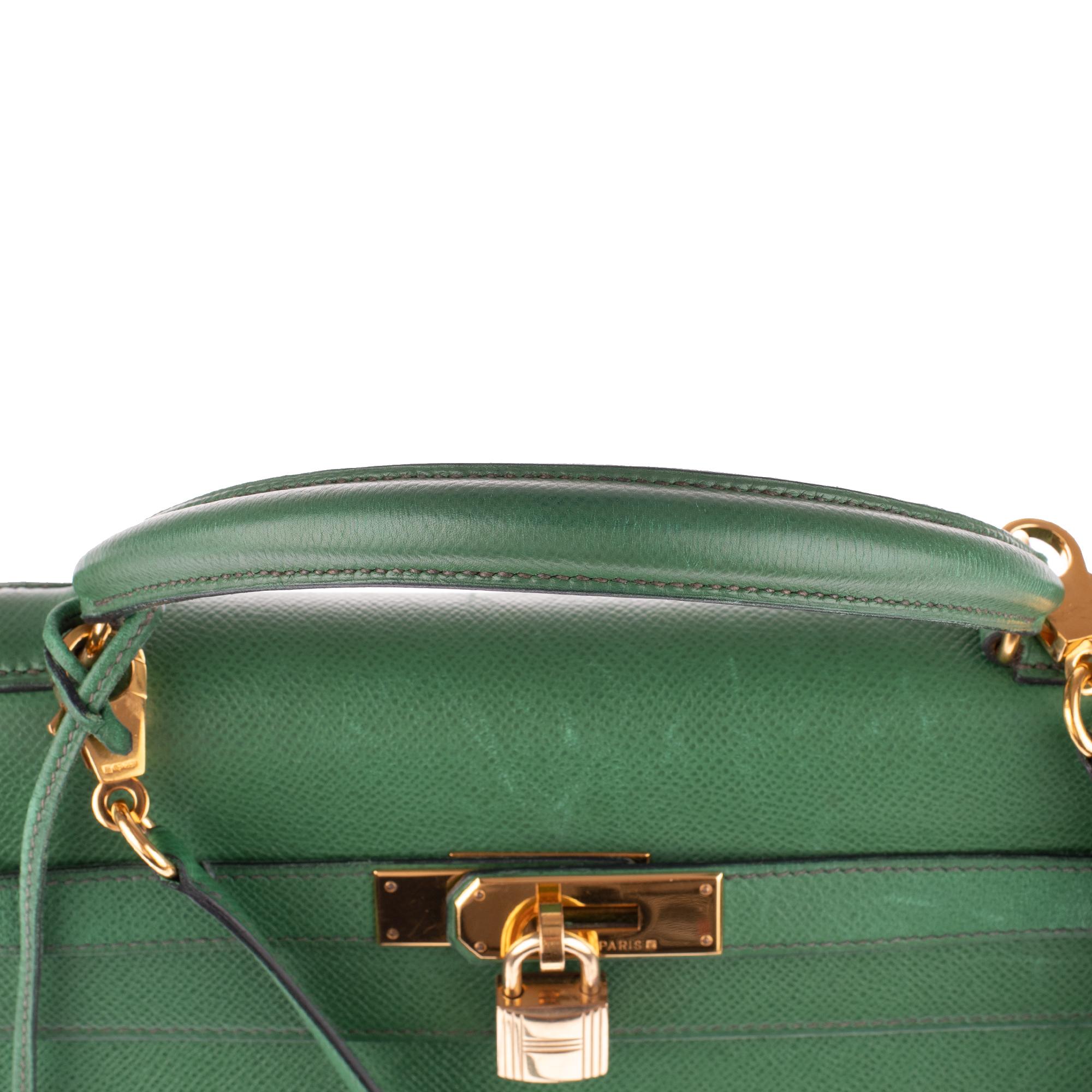Amazing handbag Hermès Kelly 32 sellier with strap in green courchevel leather ! 2