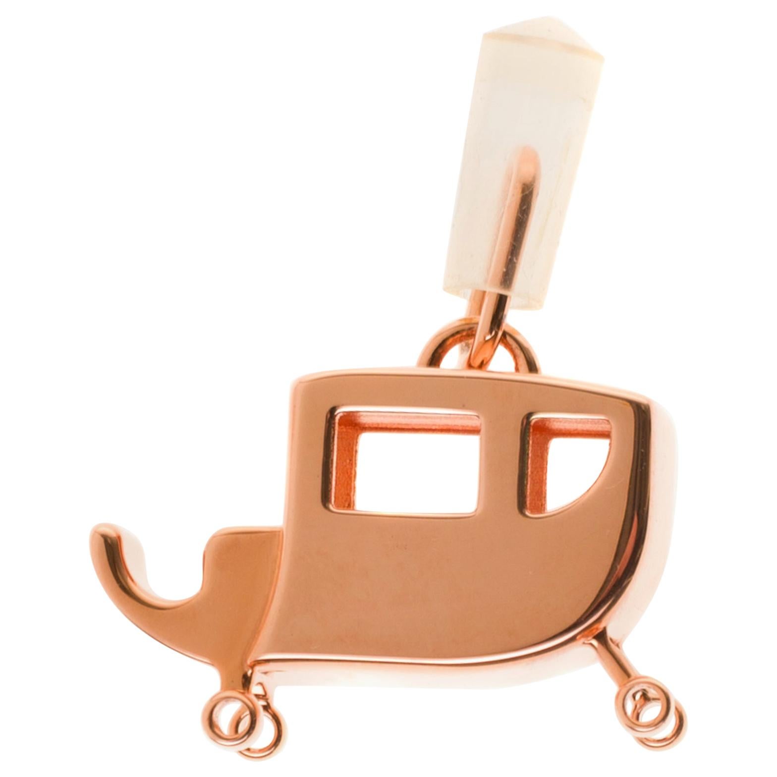 Amazing Hermès "Calèche" pendant/Charm in pink gold
