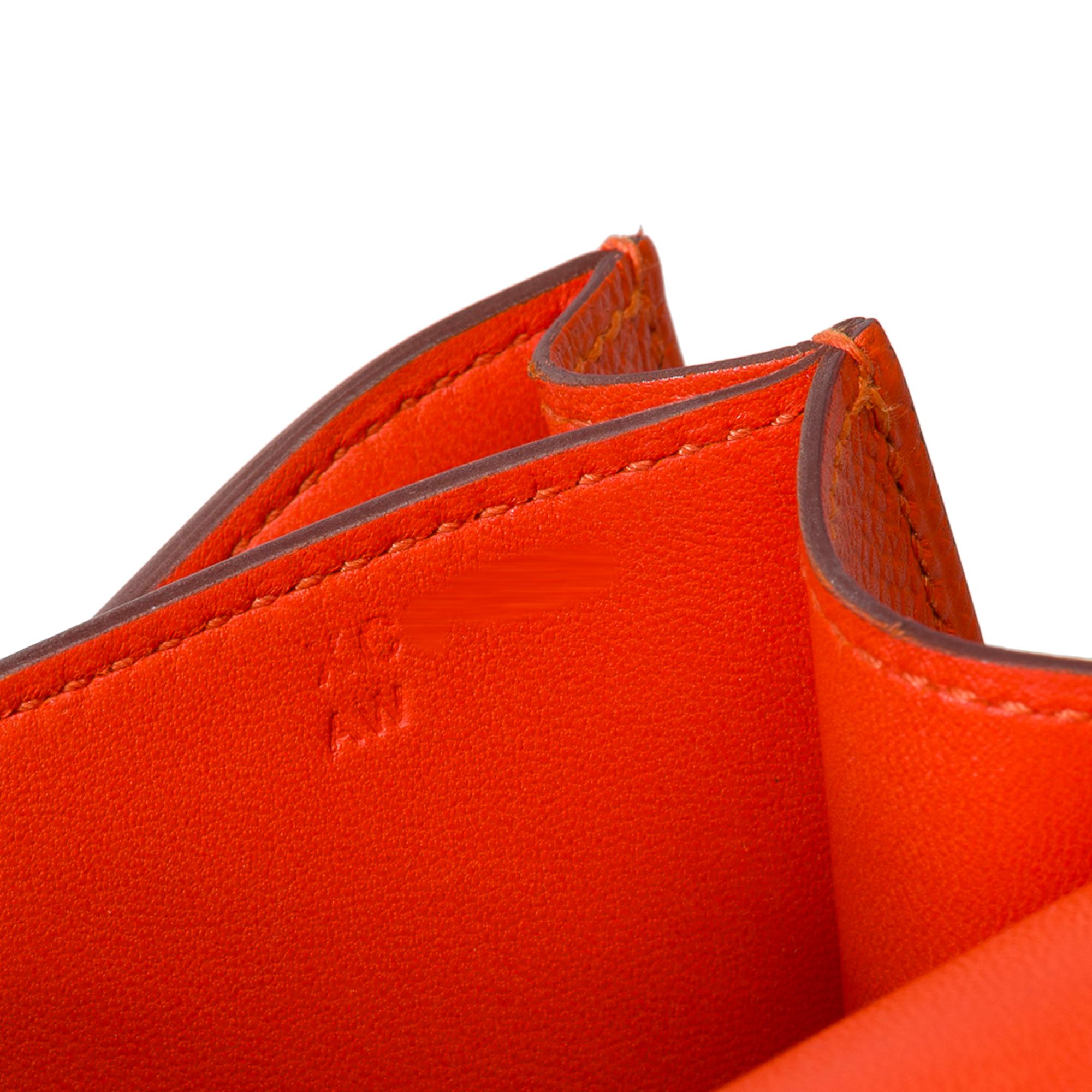 Superbe sac à bandoulière Hermès Constance Mini 18 en cuir Orange Feu Epsom, SHW en vente 4