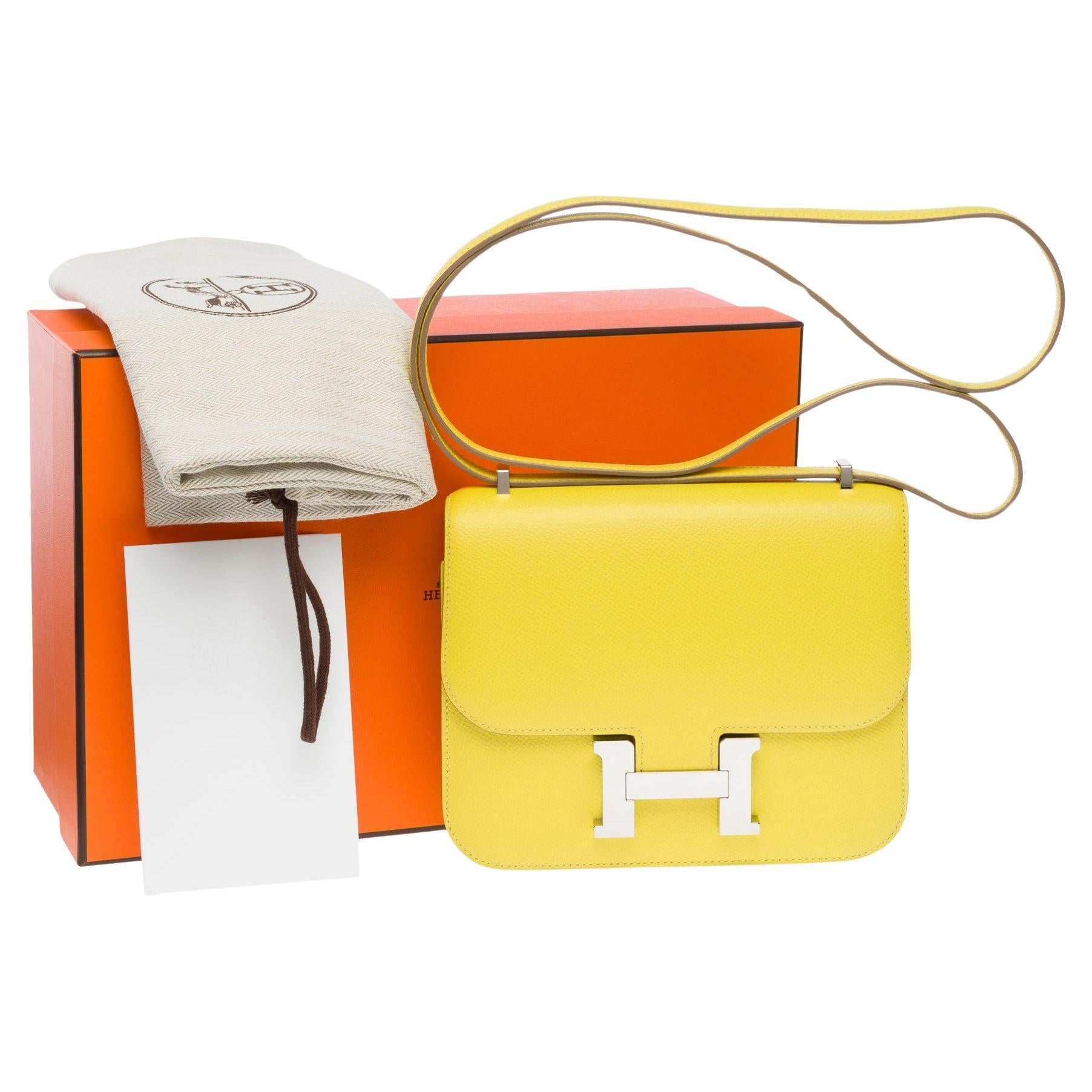 Superbe sac à bandoulière Hermès Constance Mini 18 en cuir d'epsom lime, SHW