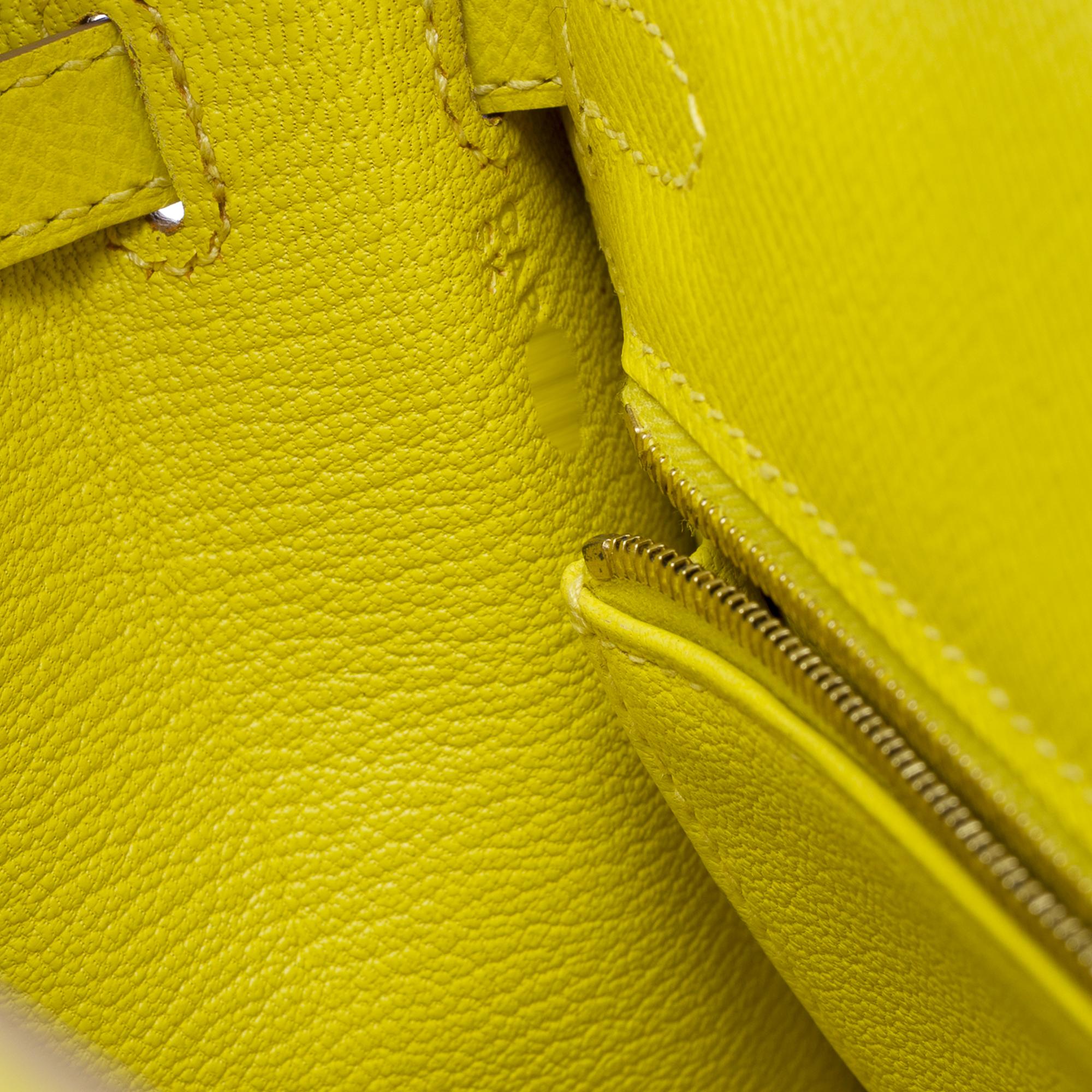 Amazing Hermès Kelly 25 handbag strap in Lime Epsom Calf leather, GHW For Sale 3