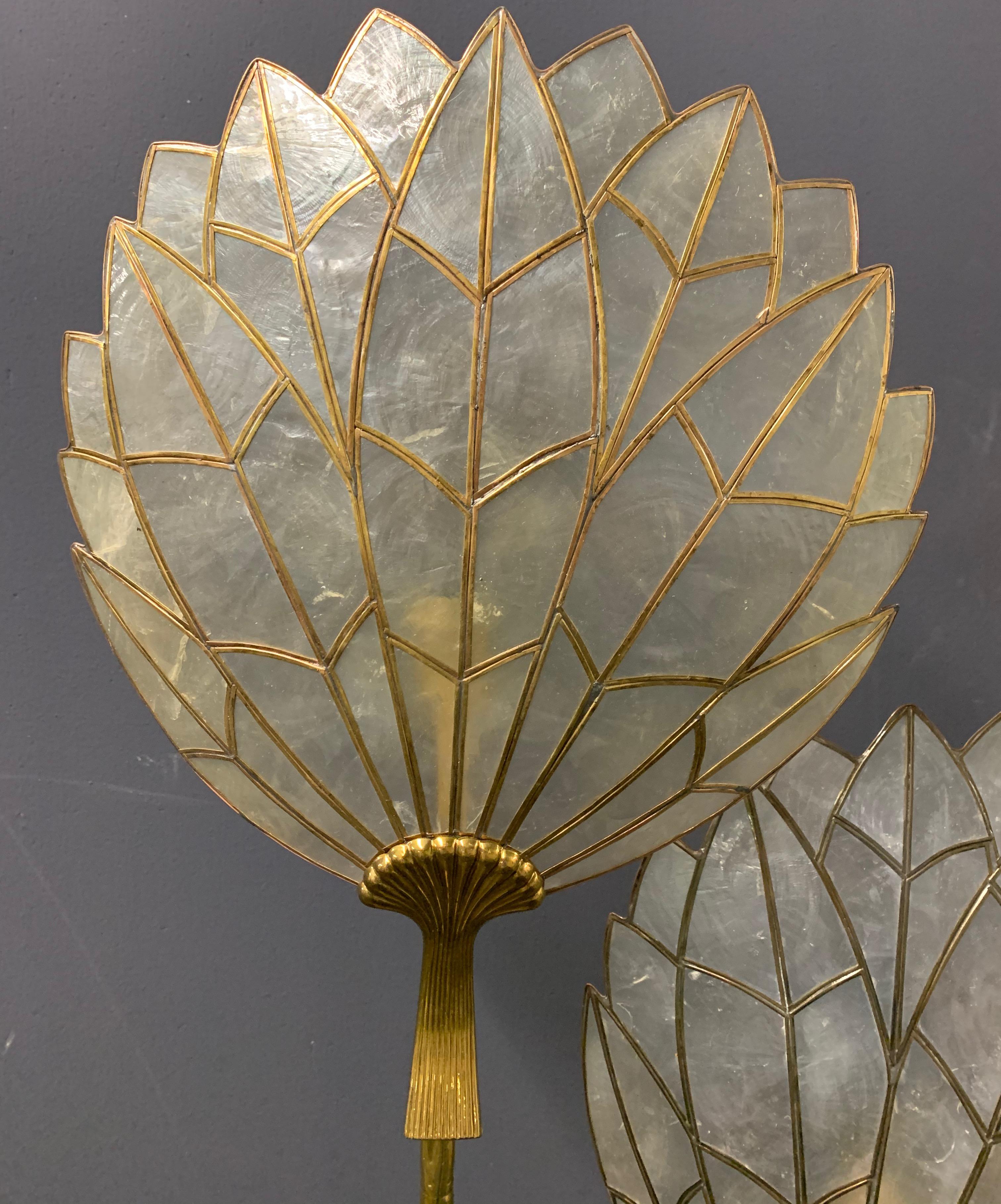 Français Etonnant lampadaire et cône mural de style régence hollywoodienne attribué à la Maison Baguès en vente