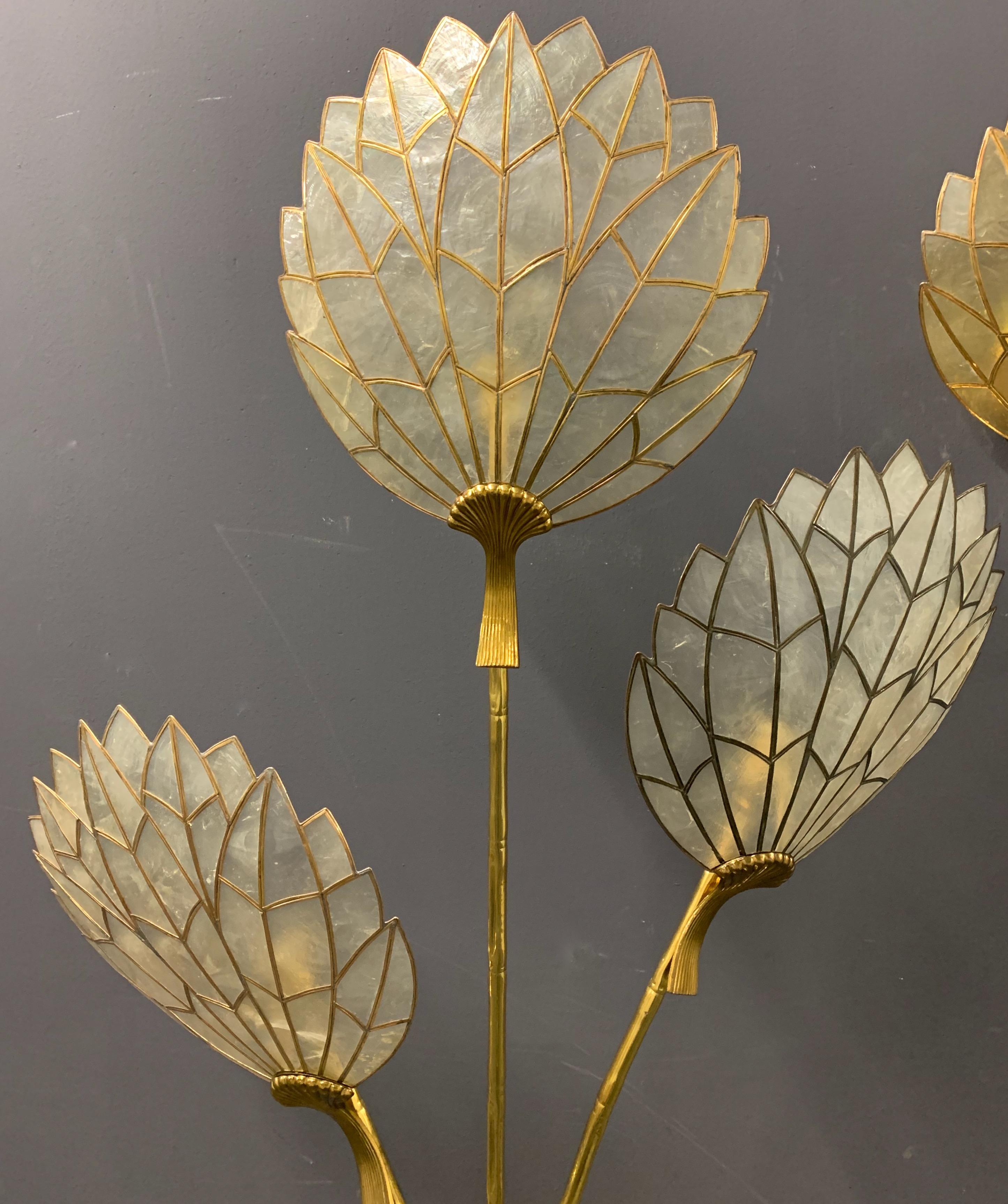 Etonnant lampadaire et cône mural de style régence hollywoodienne attribué à la Maison Baguès en vente 1