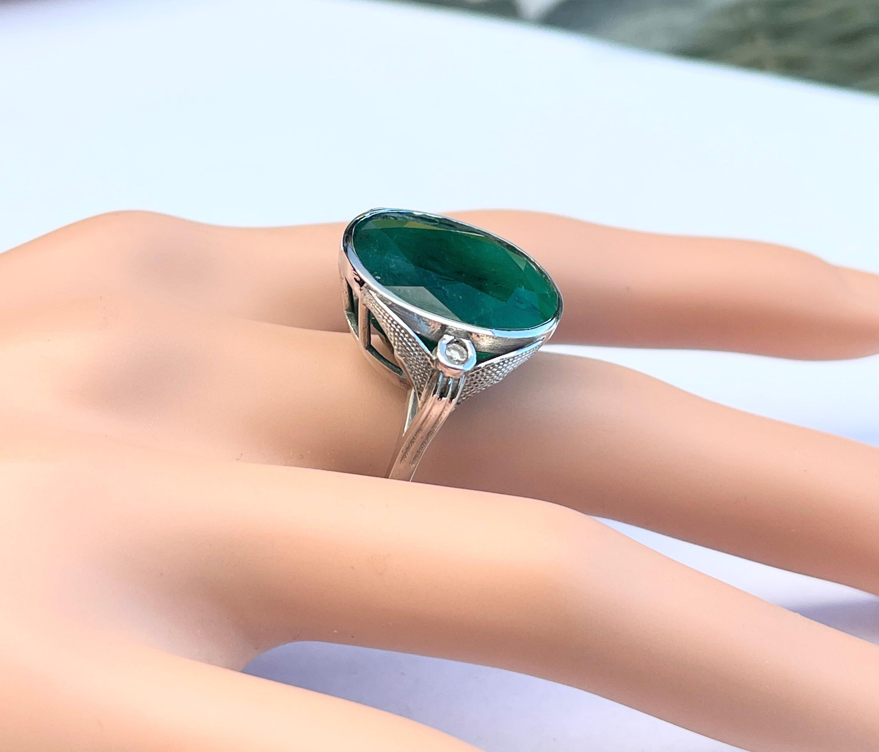 Amazing Huge 20CT Natural Emerald Diamond Ring 9ct White Gold with Valuation For Sale 1