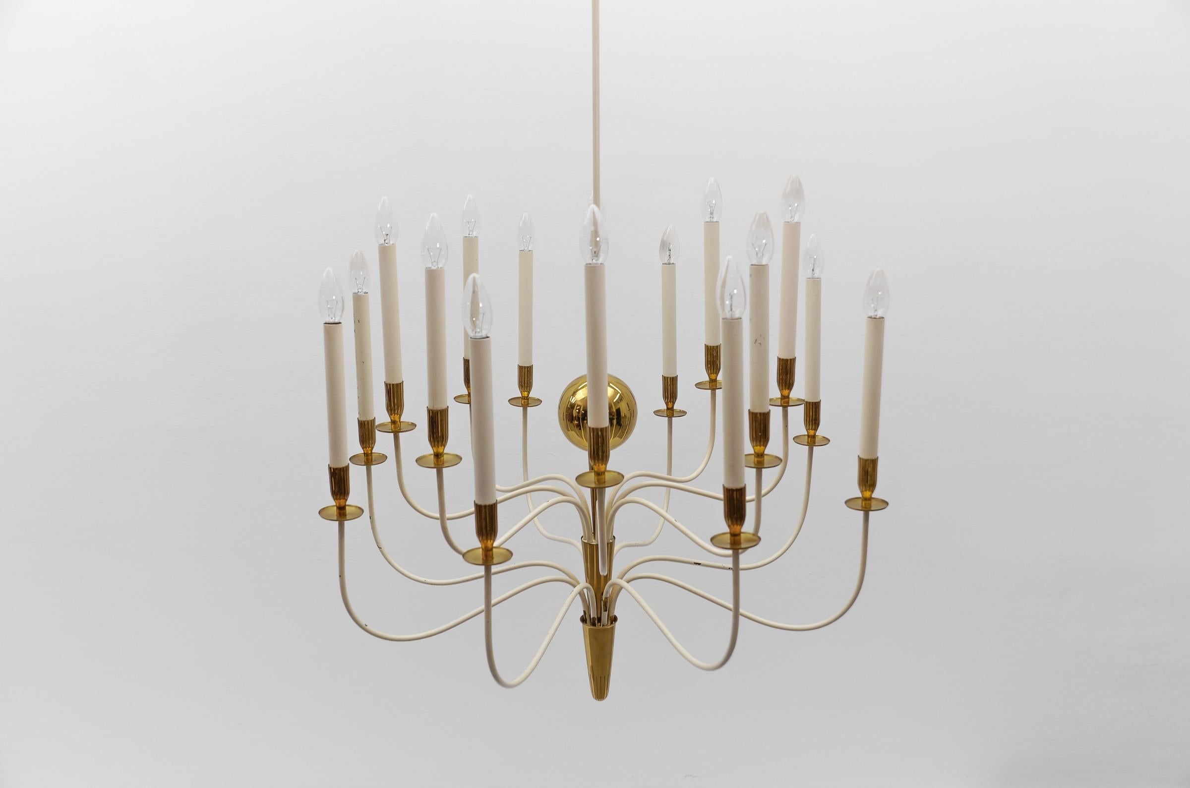 Metà XX secolo Incredibile lampadario enorme di Vereinigte Werkstätten München, Germania anni '50 in vendita