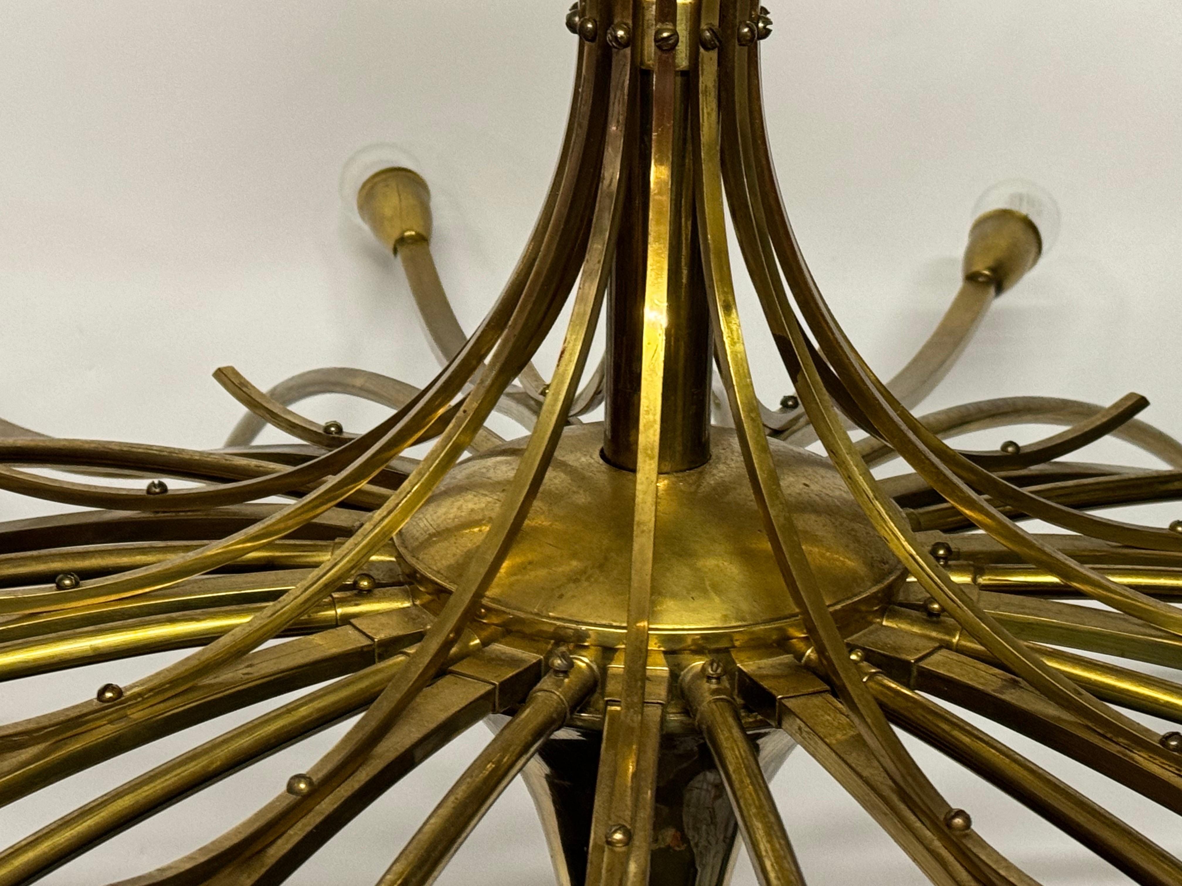 Amazing Huge Polished and Hammered Brass Sputnik Chandelier,  1940/50s  In Excellent Condition For Sale In Wiesbaden, Hessen