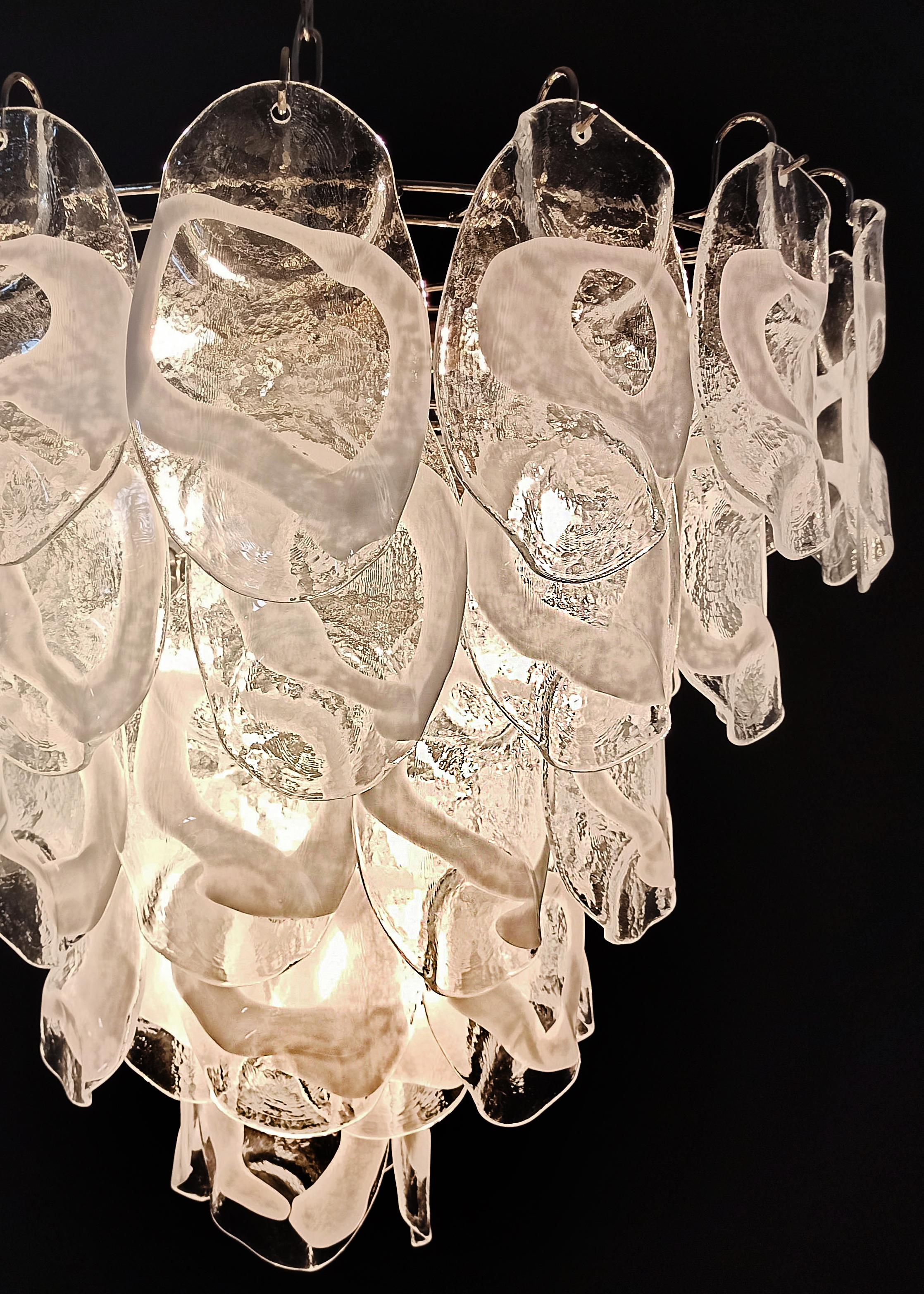 Amazing Huge Vintage Italian Murano chandelier lamp by Vistosi - 57 glasses For Sale 7