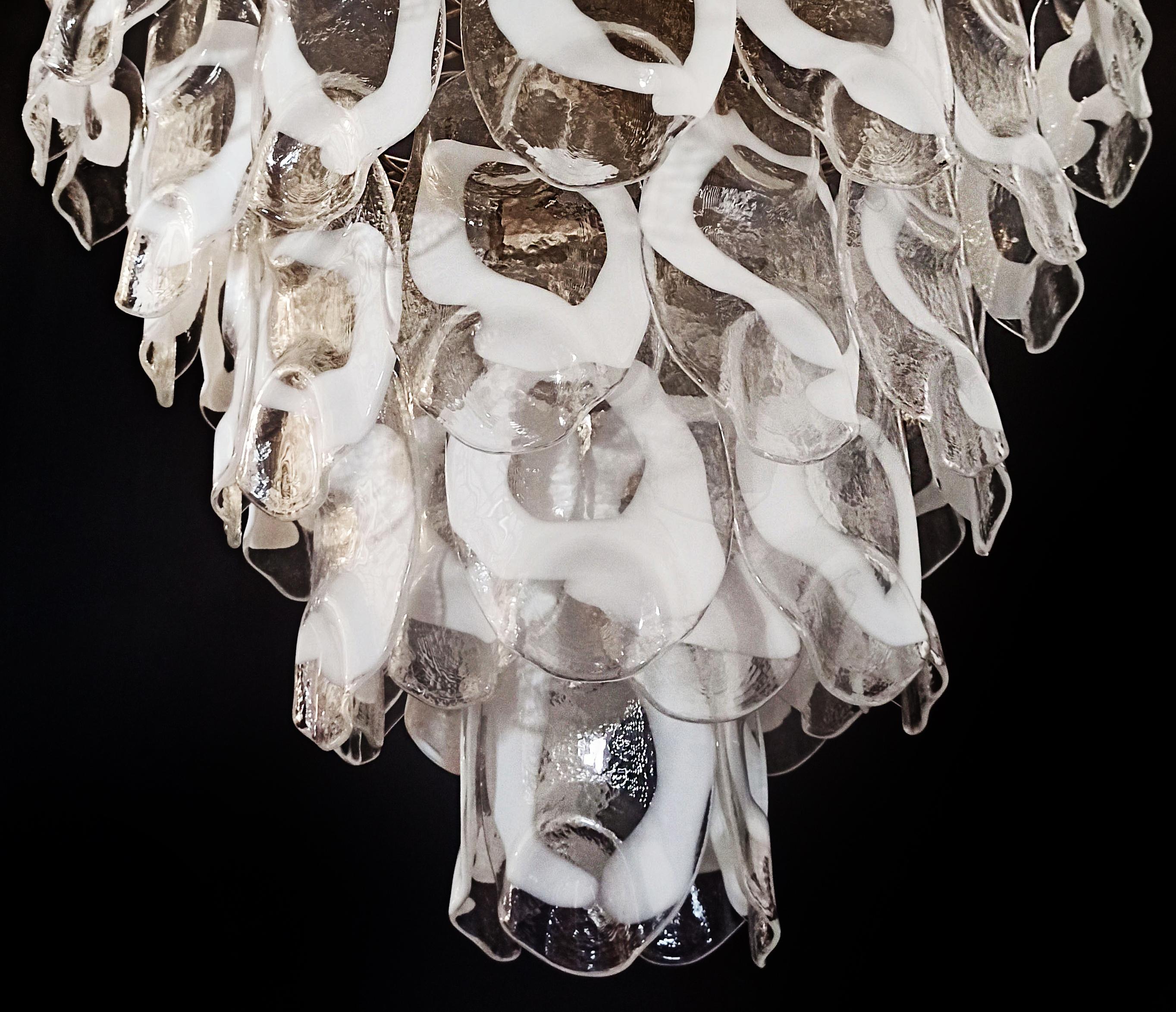 Amazing Huge Vintage Italian Murano chandelier lamp by Vistosi - 57 glasses For Sale 1