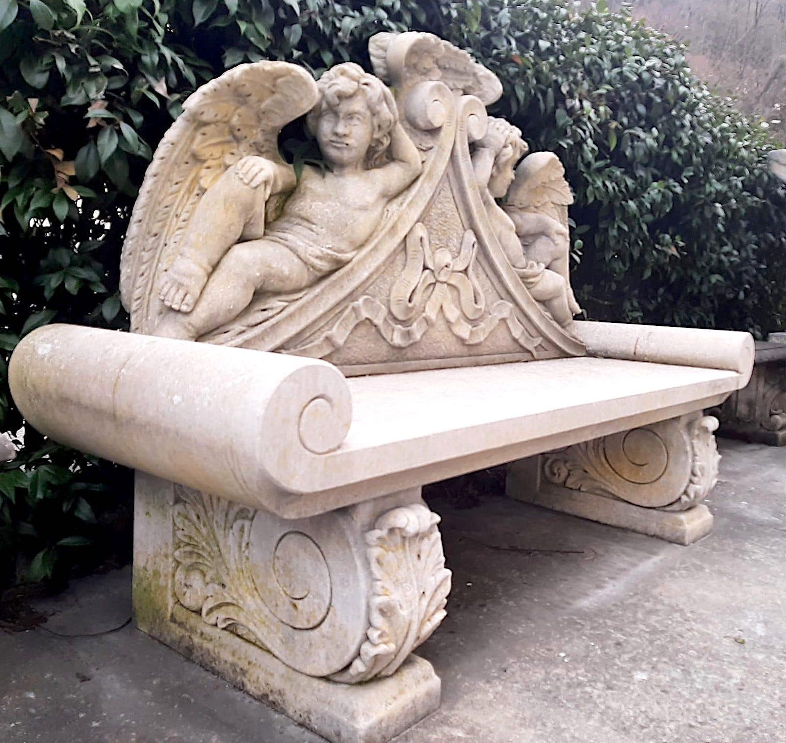 Etonnant banc italien en pierre de chaux finement sculpté Mobilier de jardin en vente 1