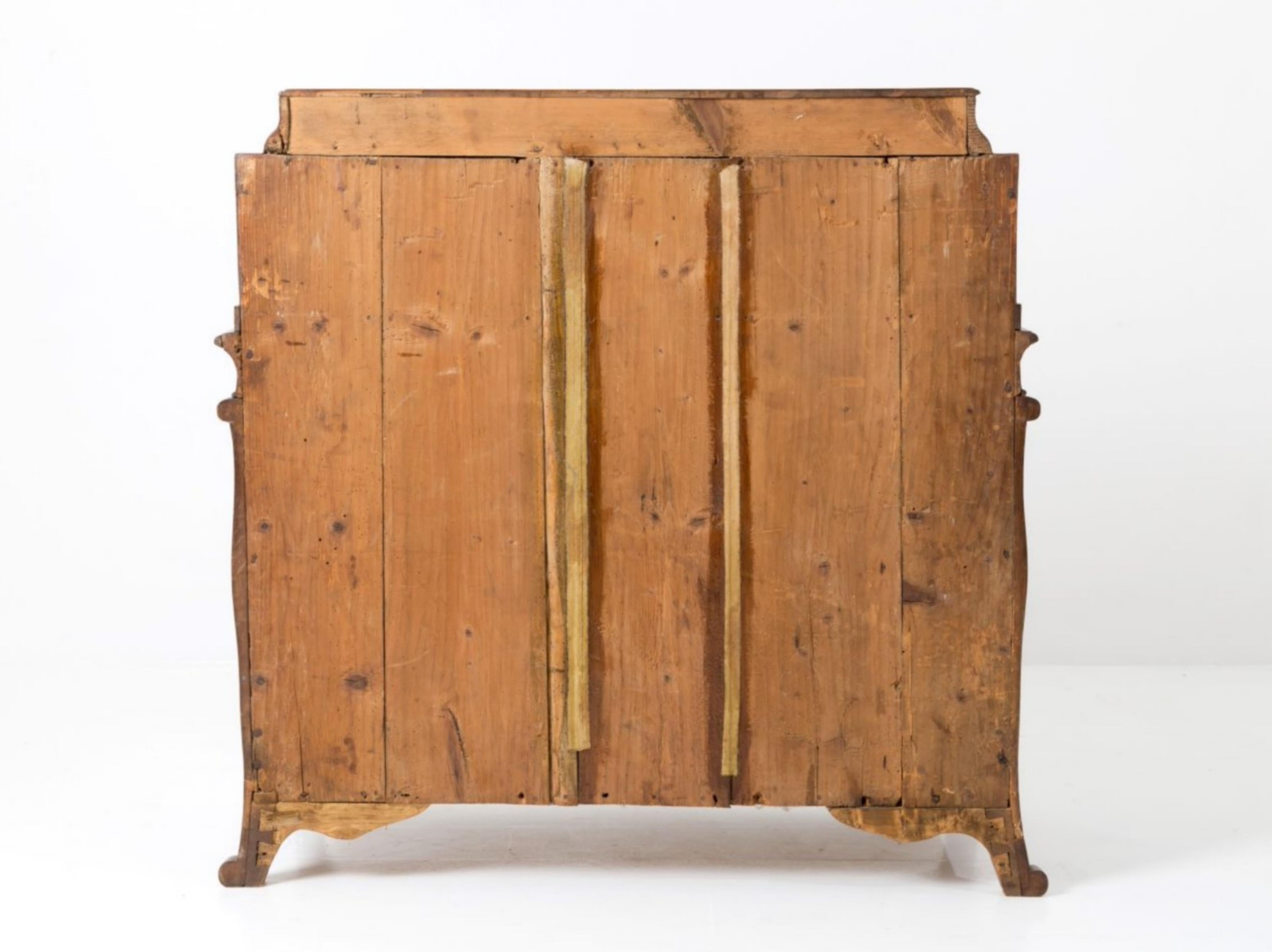 Hand-Crafted Amazing Italian ( Lombard ) Drawer Flap 18th Century For Sale