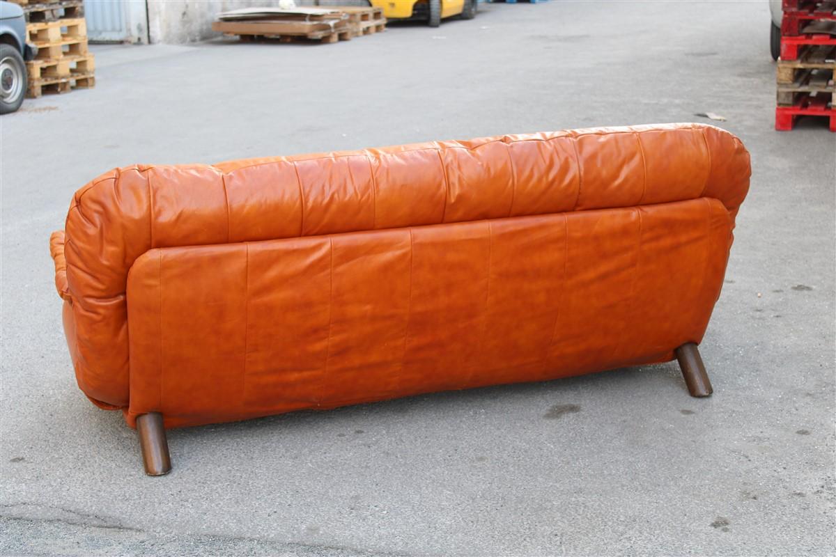 Amazing Italian Low Sofa Cognac Leather Cobianchi for Insa Made in Italy For Sale 4