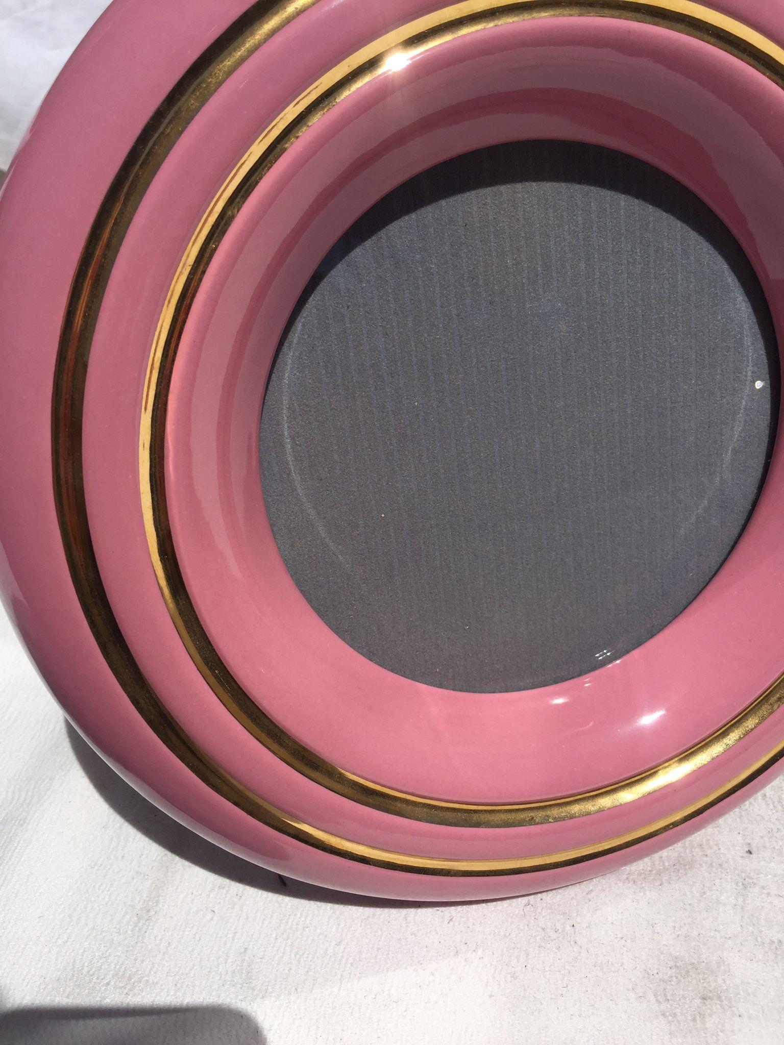 Amazing, Italian Photo Frame in Lacquered Wood in Shades of Pink, Italy 1980 For Sale 1