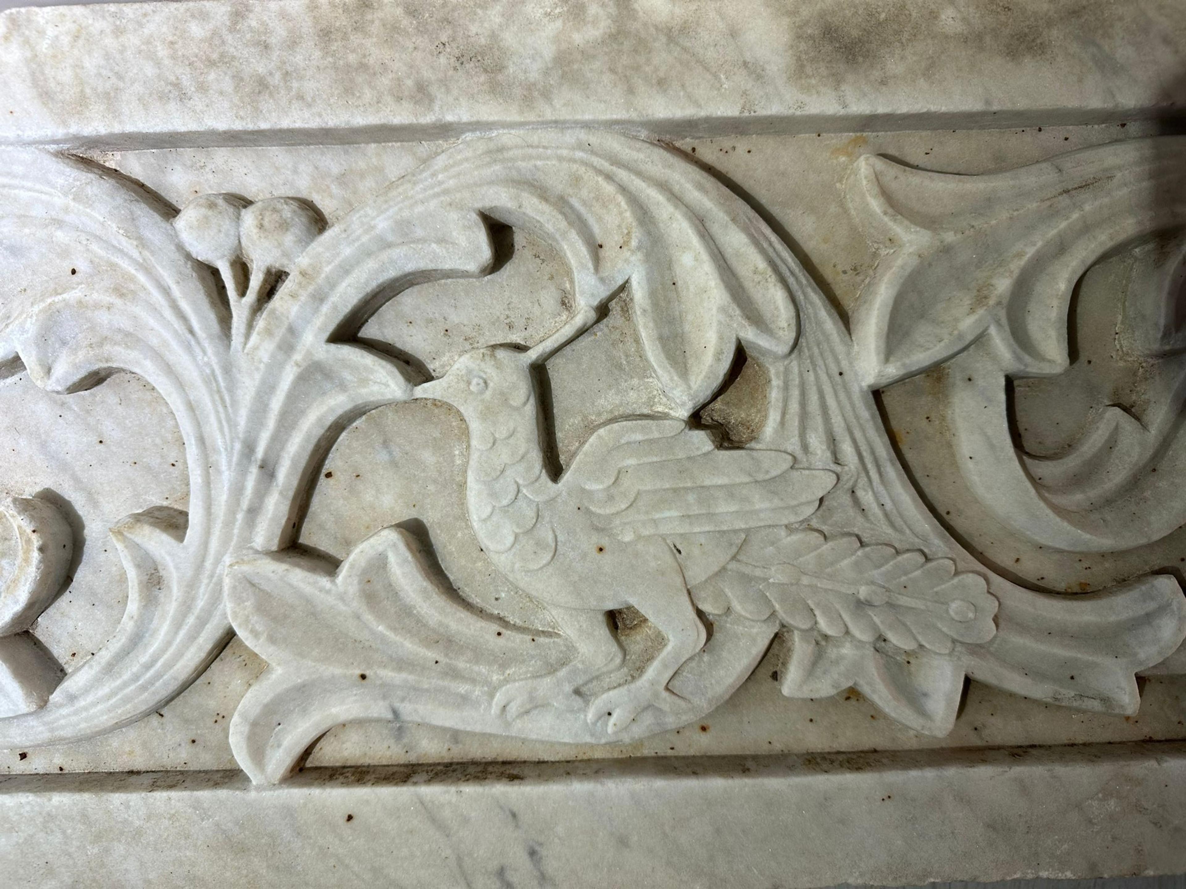 Hand-Crafted Amazing Italian Relief in Carrara marble late 19th Century with Video For Sale