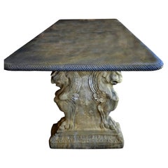EXTRAORDINAIRE TABLE ITALIENNE AVEC PLATEAU EN SANTÉ ET BASE EN MORTIER 21ème siècle