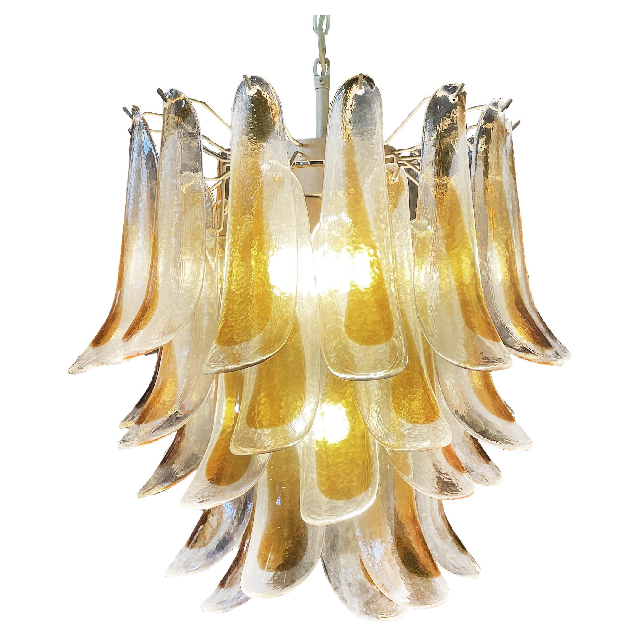 Magnifique lustre italien vintage de Murano, 41 pétales d'ambre de verre