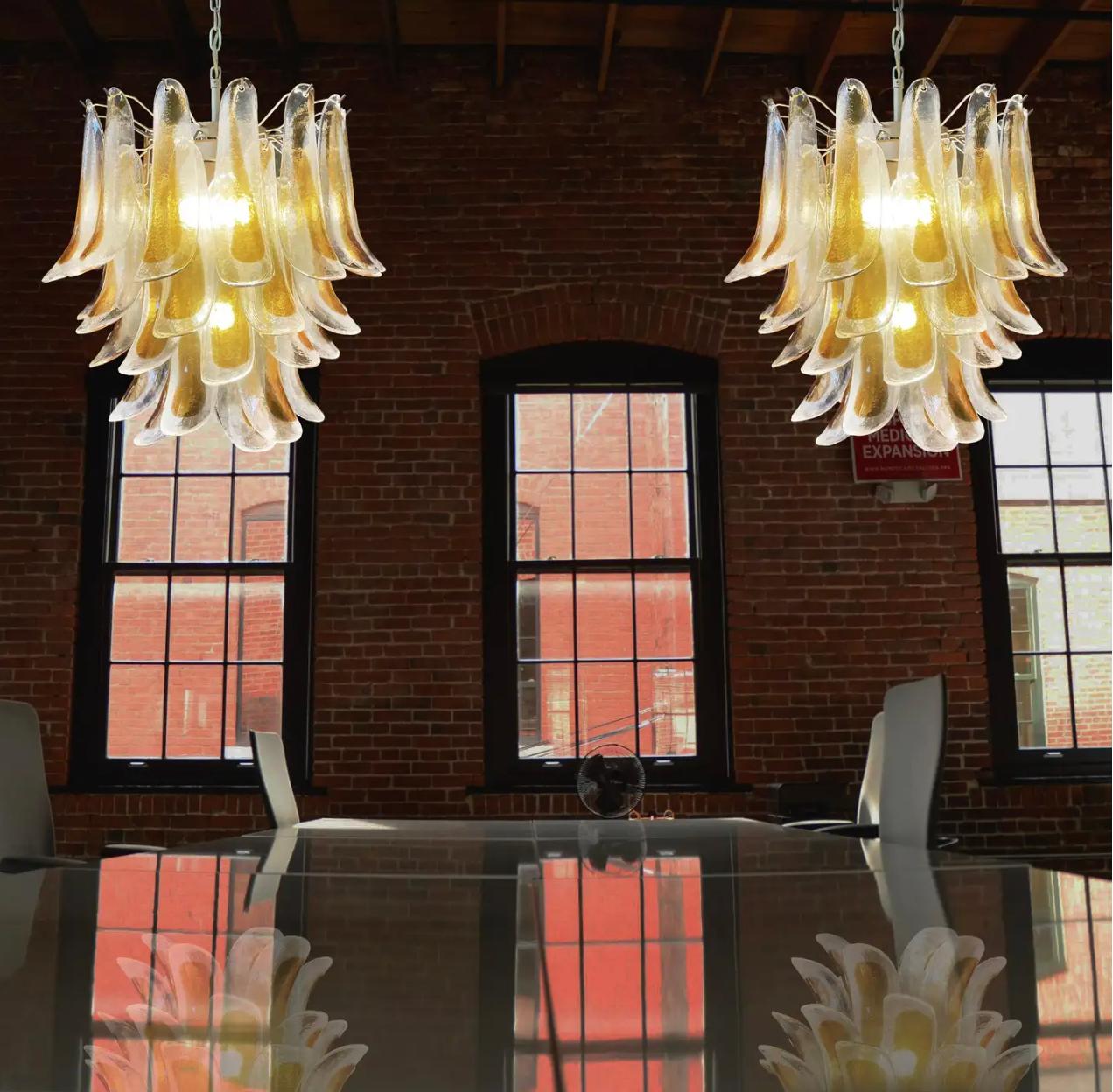 Italiano Incredibile lampadario italiano d'epoca di Murano in vendita