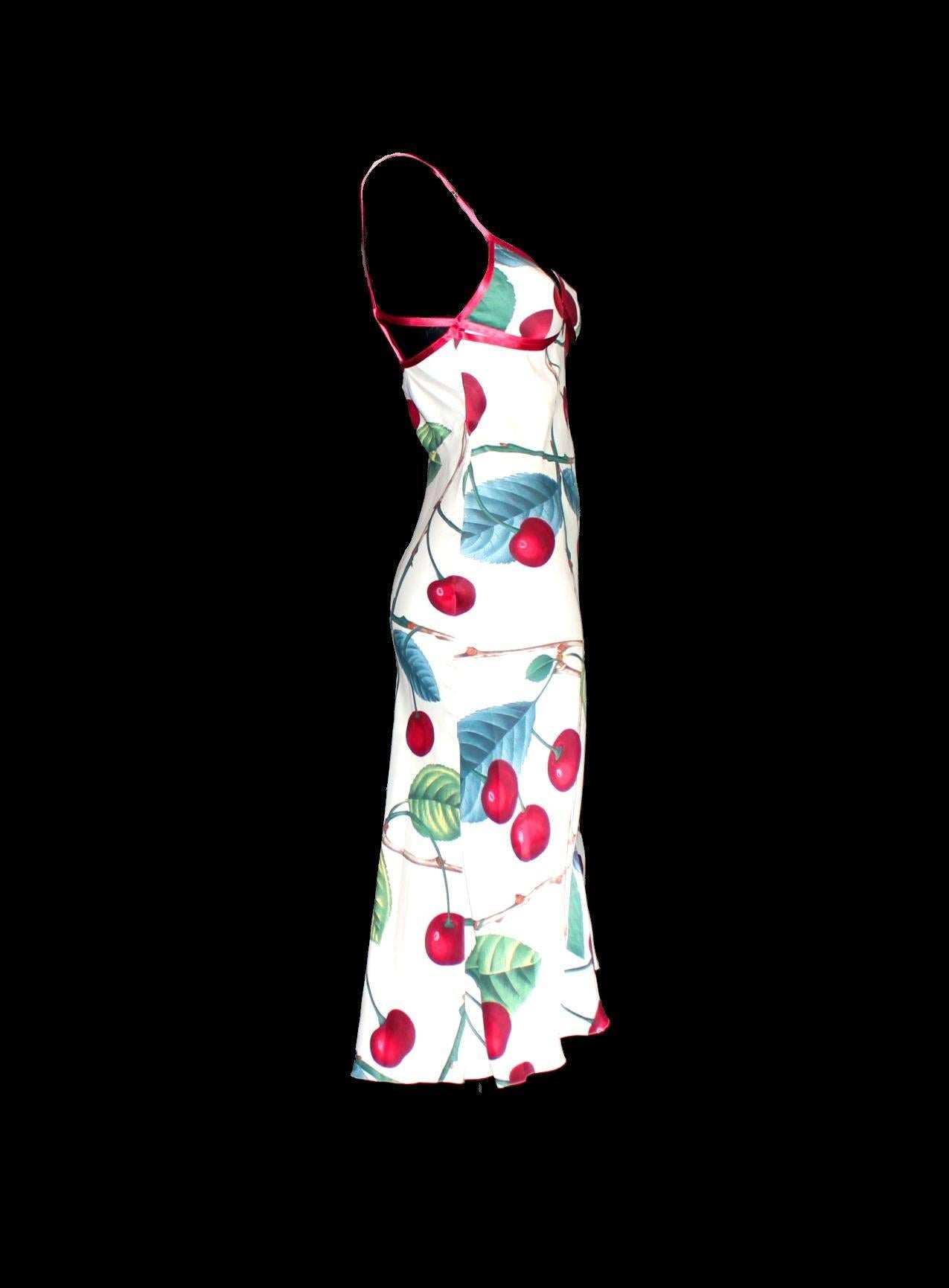 Stunning John Galliano Dress from his famous 2003 collection
Get a unique piece nobody else will wear!
Finest silk with cherry print
Signature silk buttons on side
Simply slips on
Made in France
Dry Clean Only
Size 36

It is from the famous