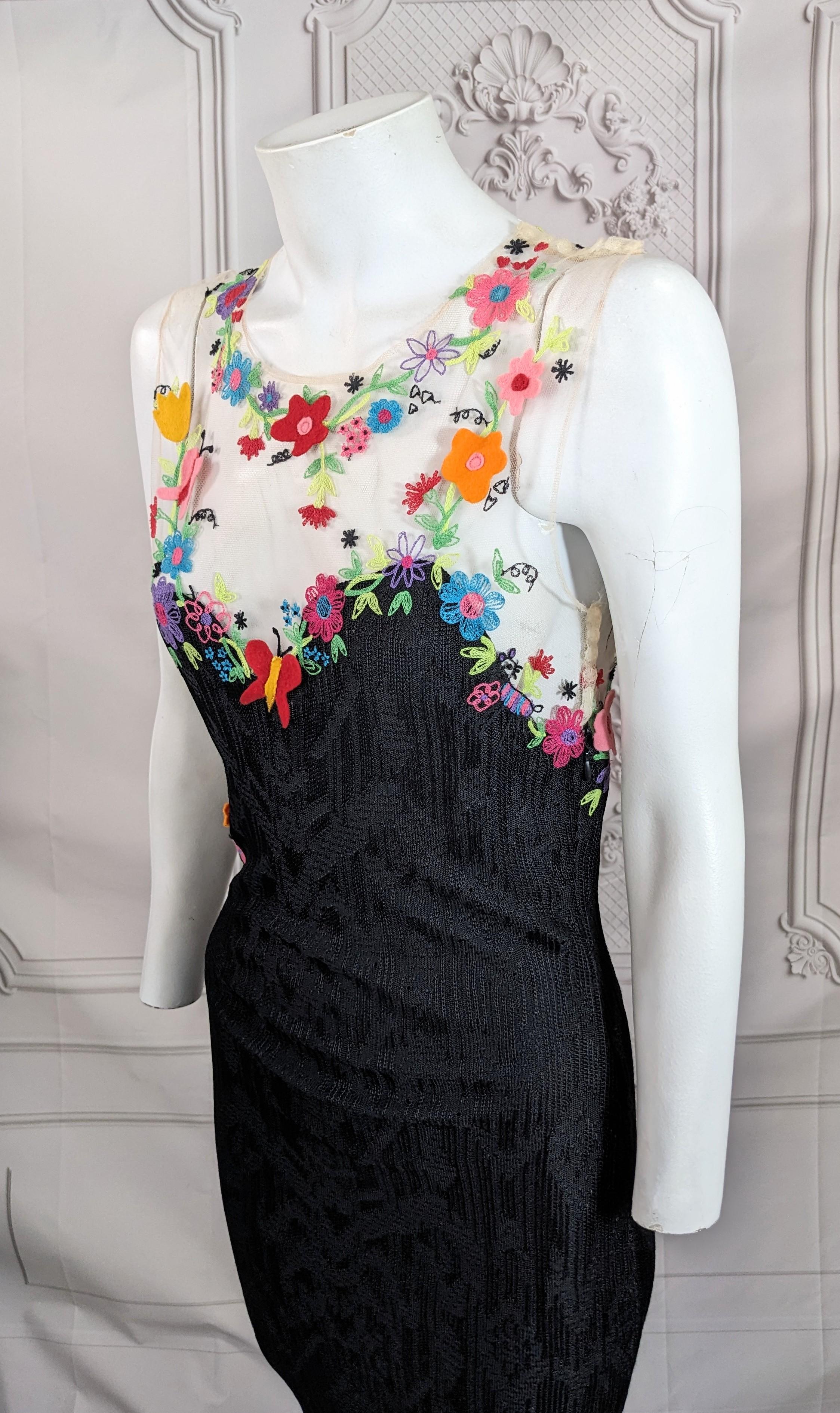 Incroyable robe du soir en maille Pointelle et brodée de John Galliano Excellent état - En vente à New York, NY