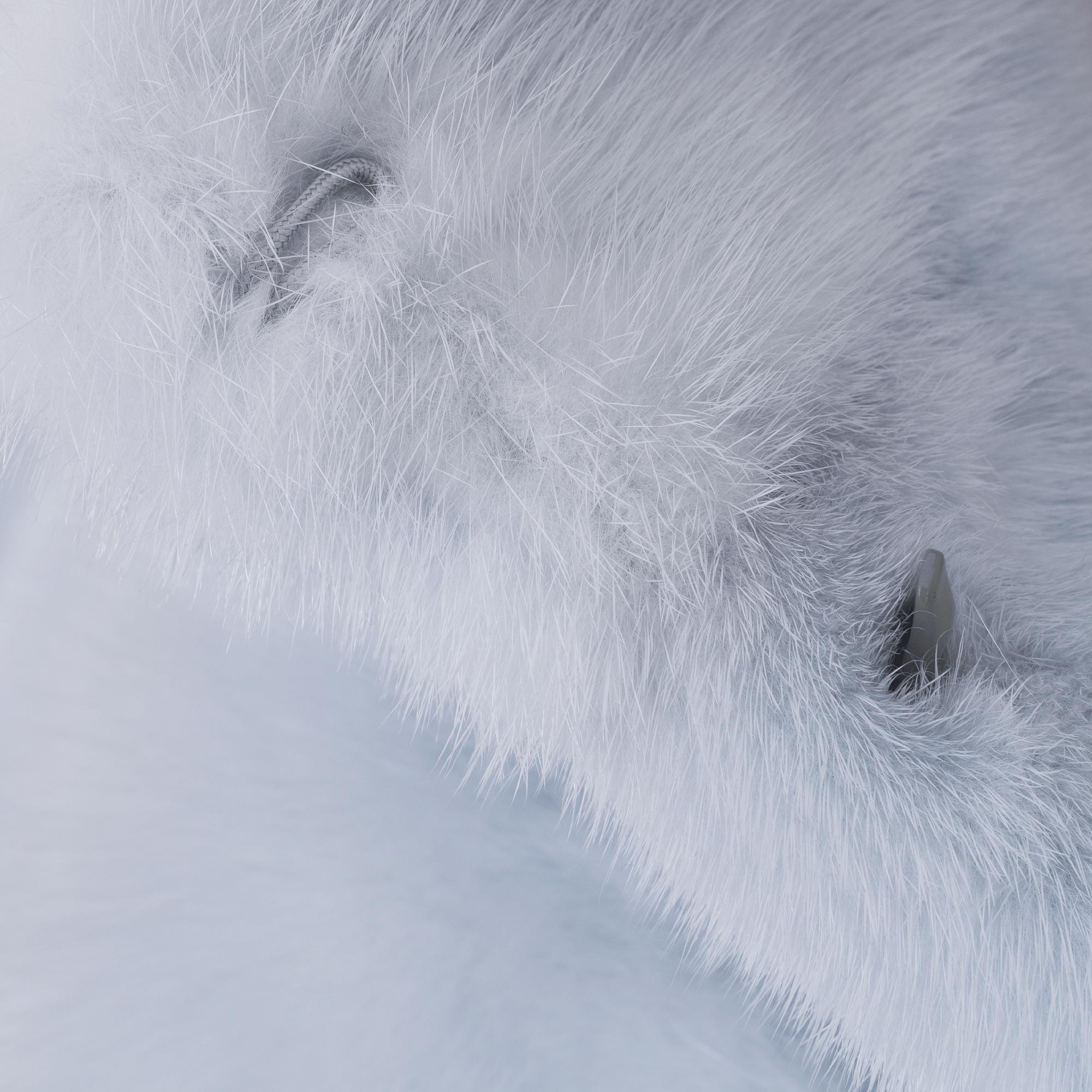 Amazing Kottas & Mantsios short fur jacket in blue sable , size 40 In Excellent Condition For Sale In Paris, IDF