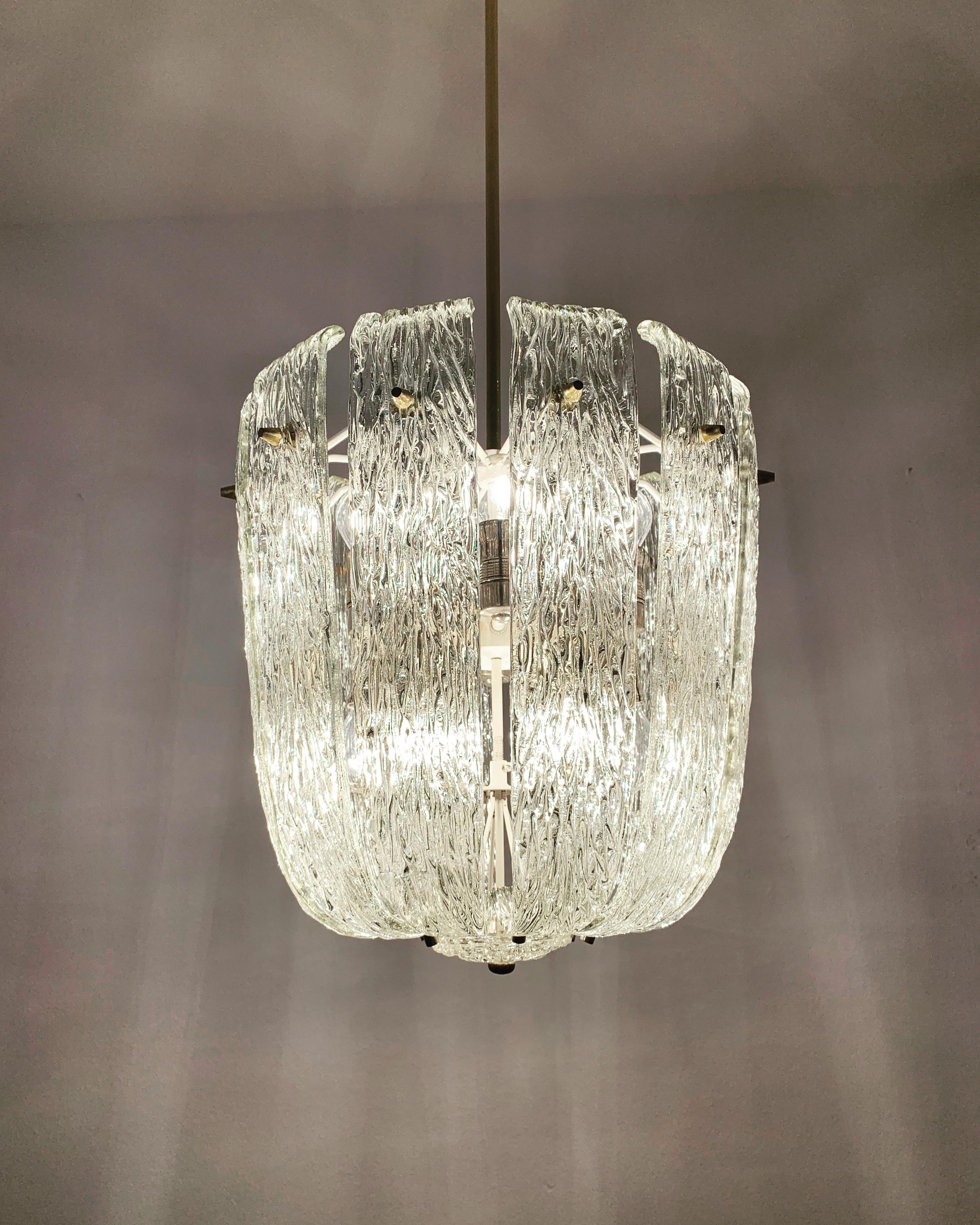 Magnifique grand lustre en verre de glace de J.T. Kalmar en vente 4