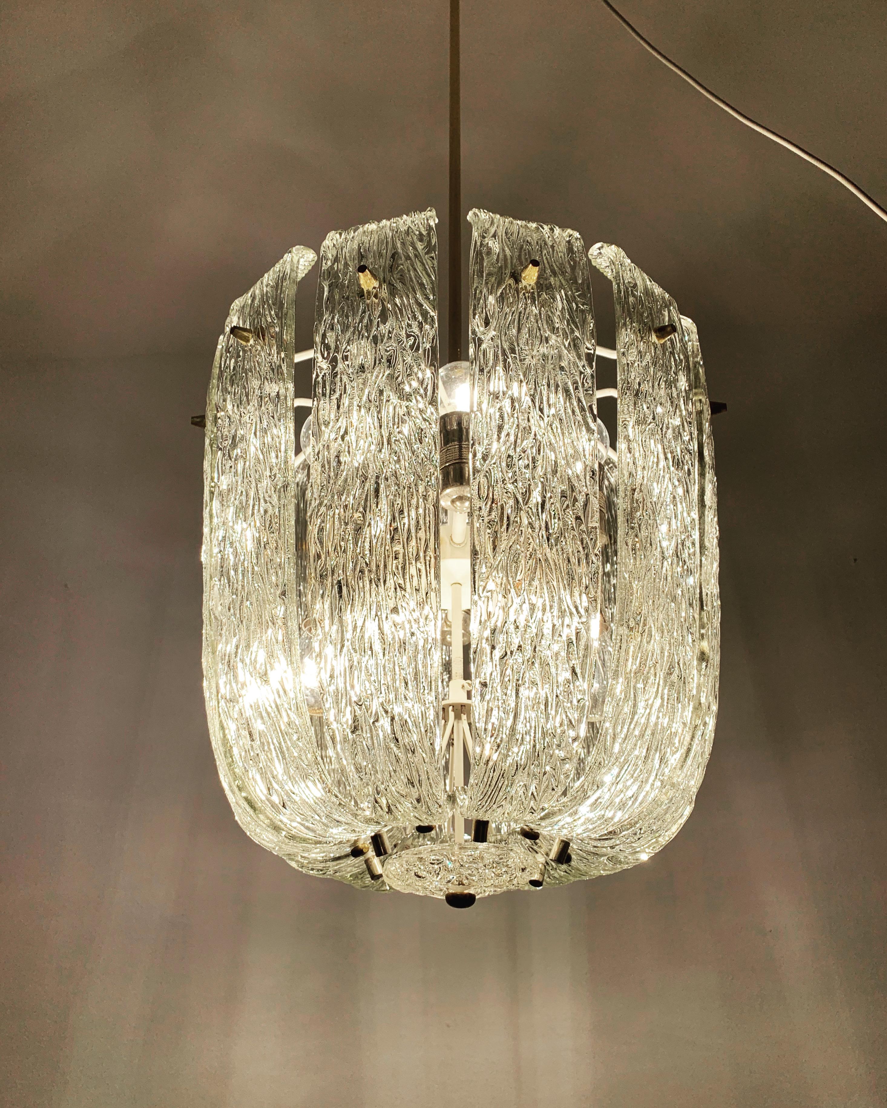 Magnifique grand lustre en verre de glace de J.T. Kalmar en vente 2